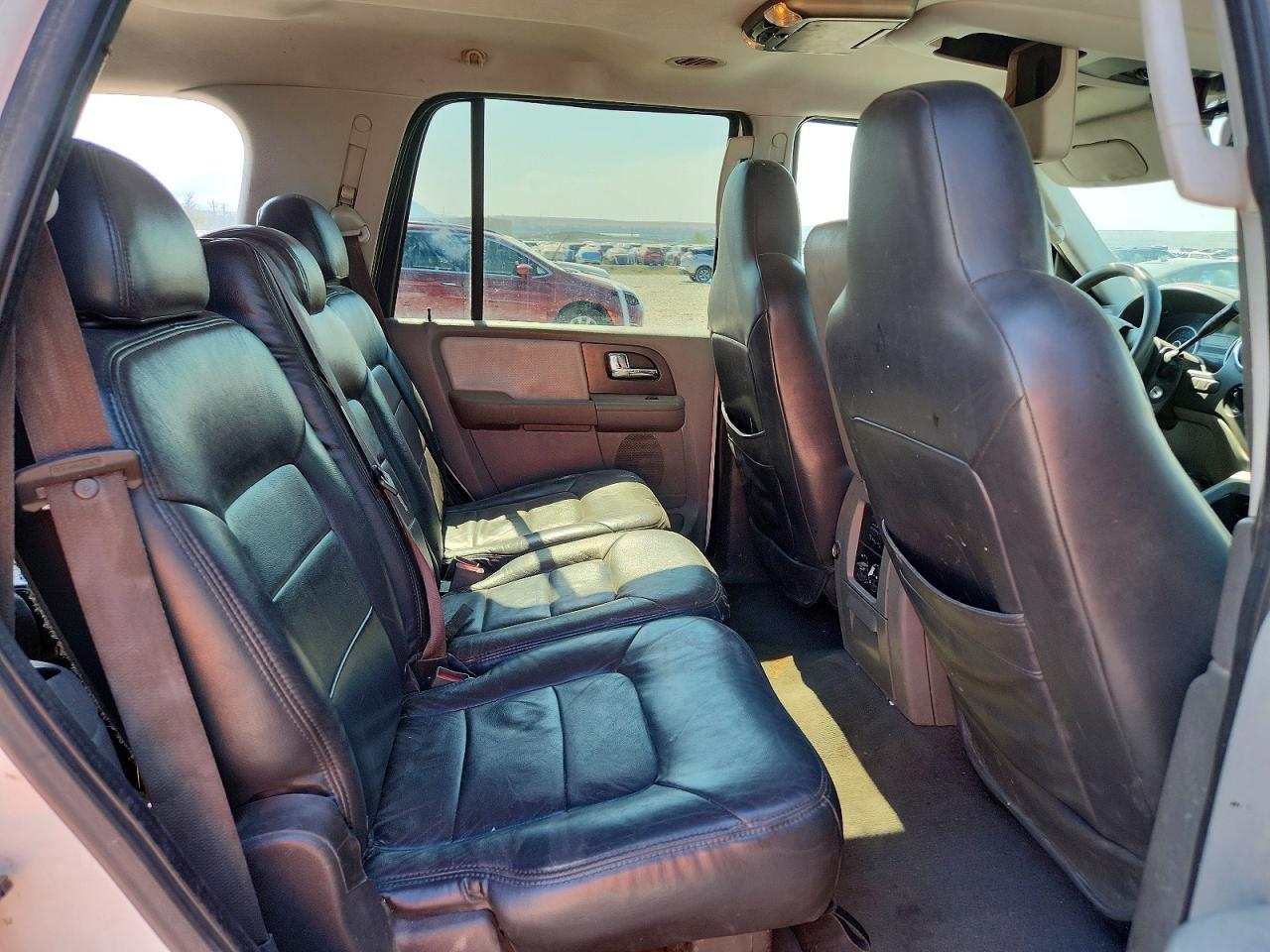 2006 Ford Expedition Xlt White vin: 1FMPU16556LA59009