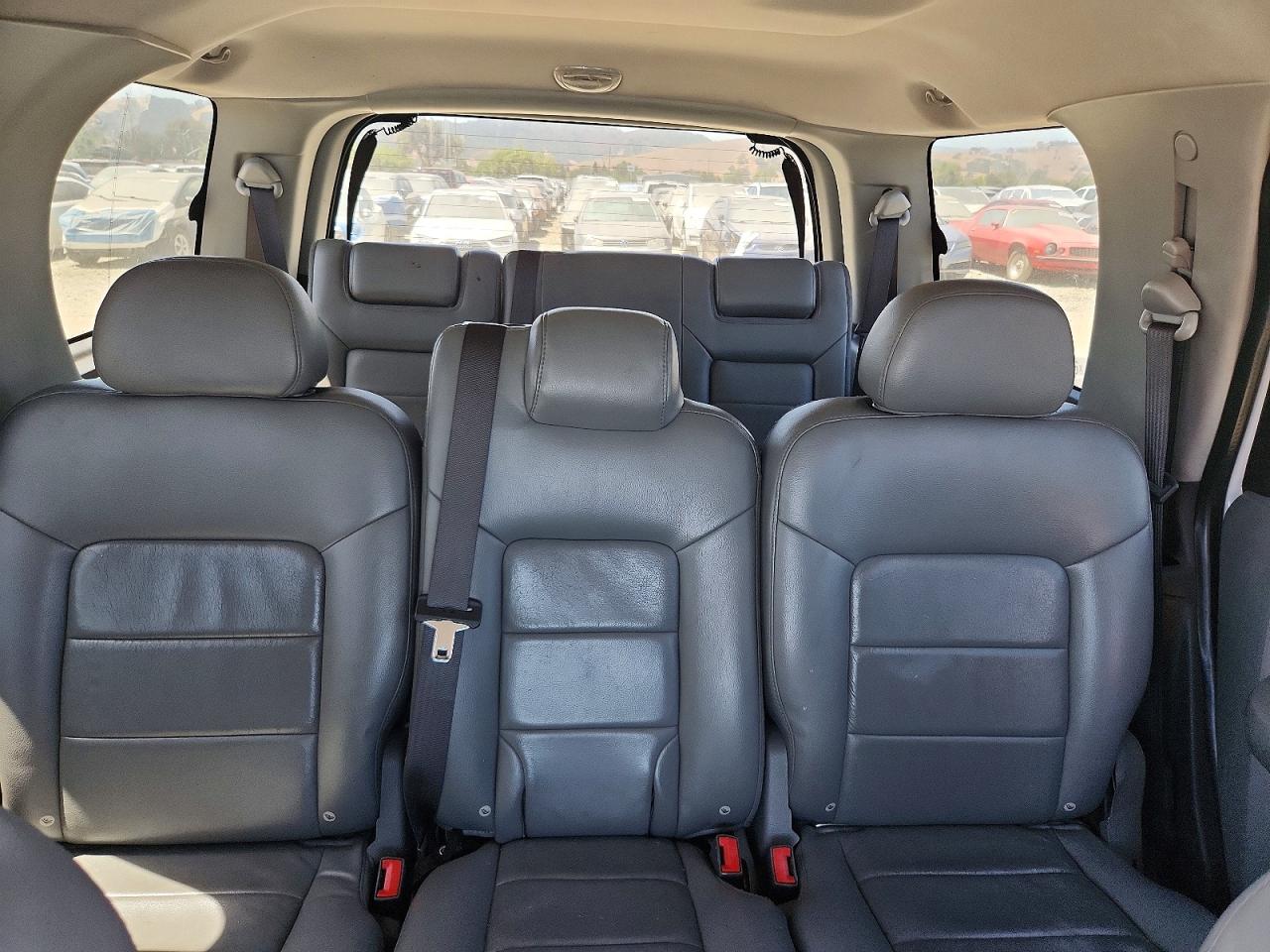 2005 Ford Expedition Xlt Белый vin: 1FMPU16565LA37955
