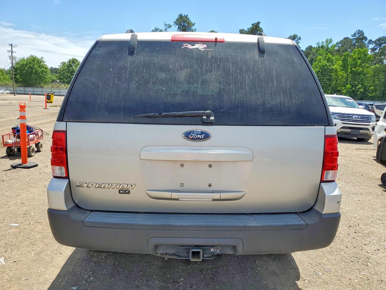 2005 Ford Expedition Xlt Silver vin: 1FMPU16575LA81740