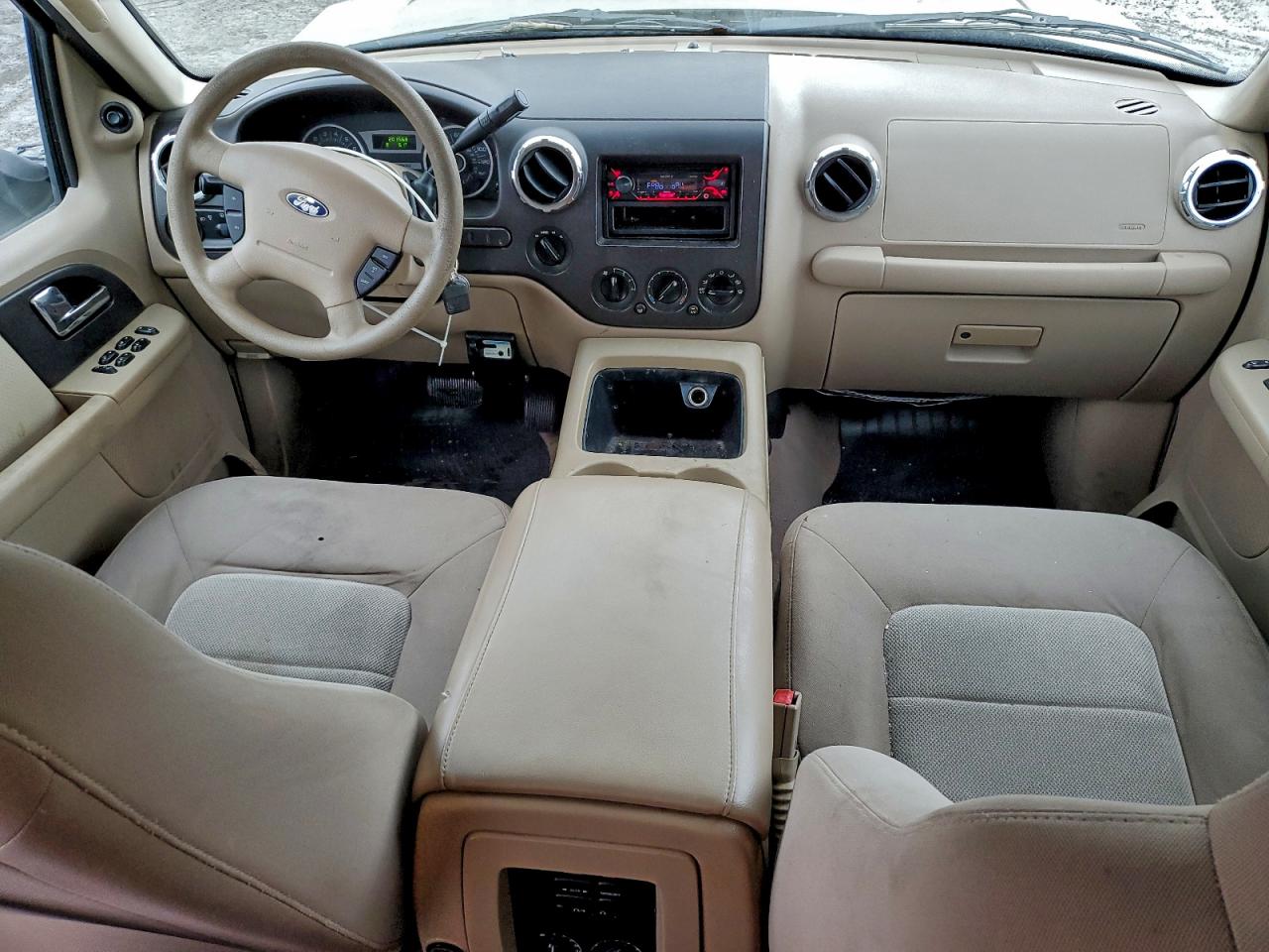 2005 Ford Expedition Xlt Gold vin: 1FMPU16595LA38050