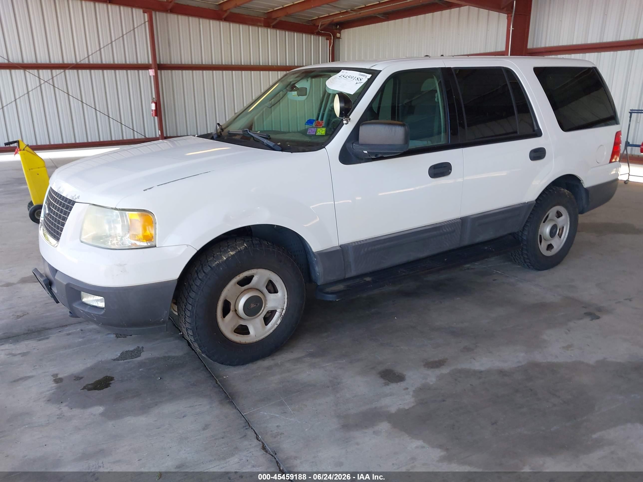 2005 Ford Expedition Xlt White vin: 1FMPU16595LA92982