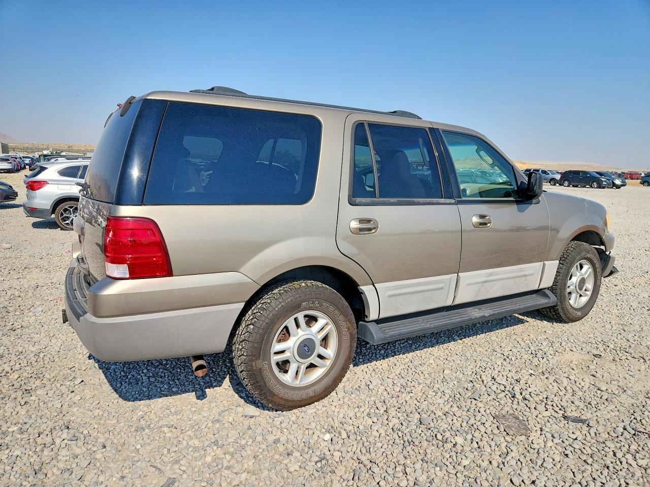 2003 Ford Expedition Xlt Желто-коричневый vin: 1FMPU16L03LB09924
