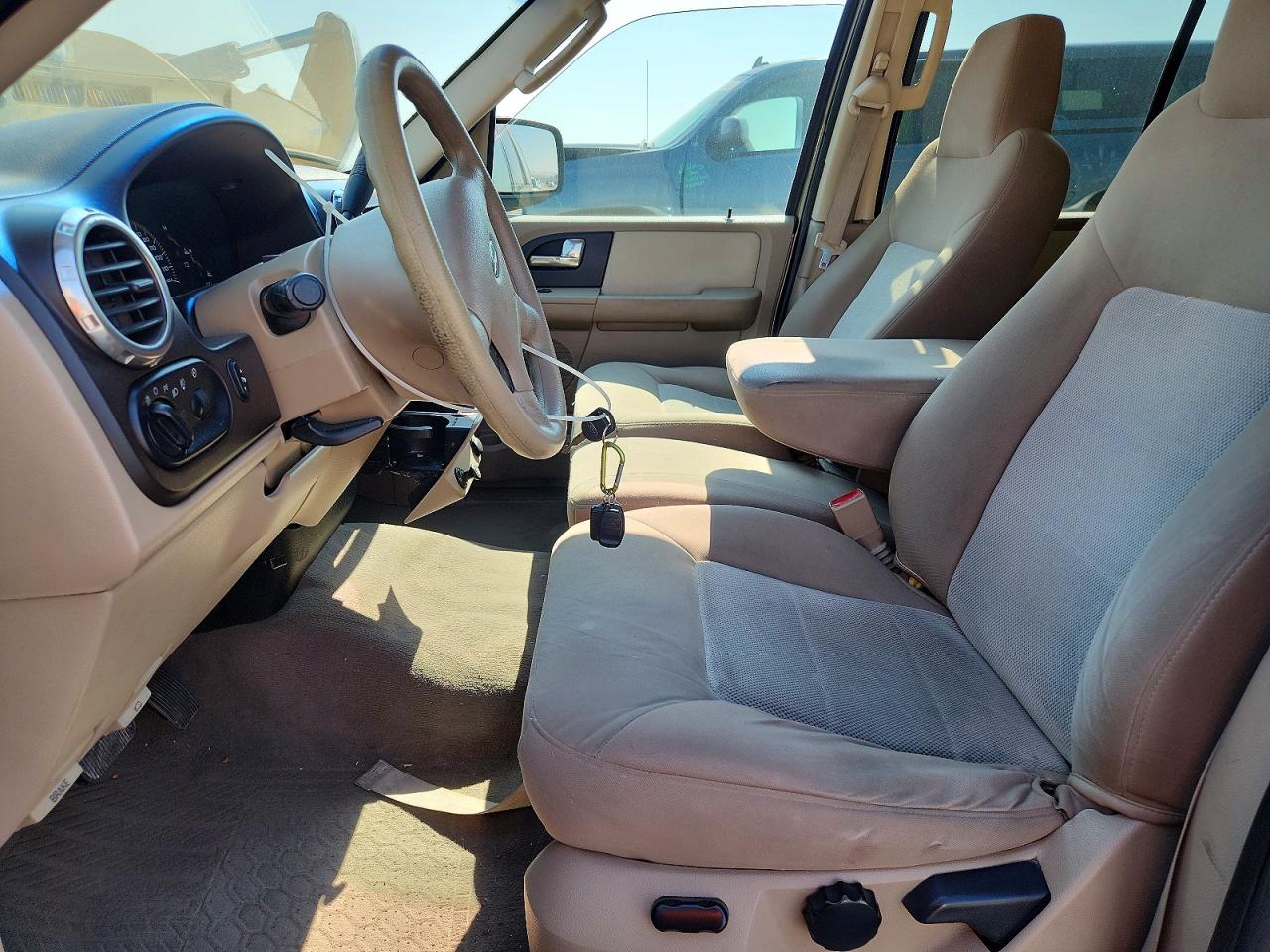 2003 Ford Expedition Xlt Желто-коричневый vin: 1FMPU16L03LB09924