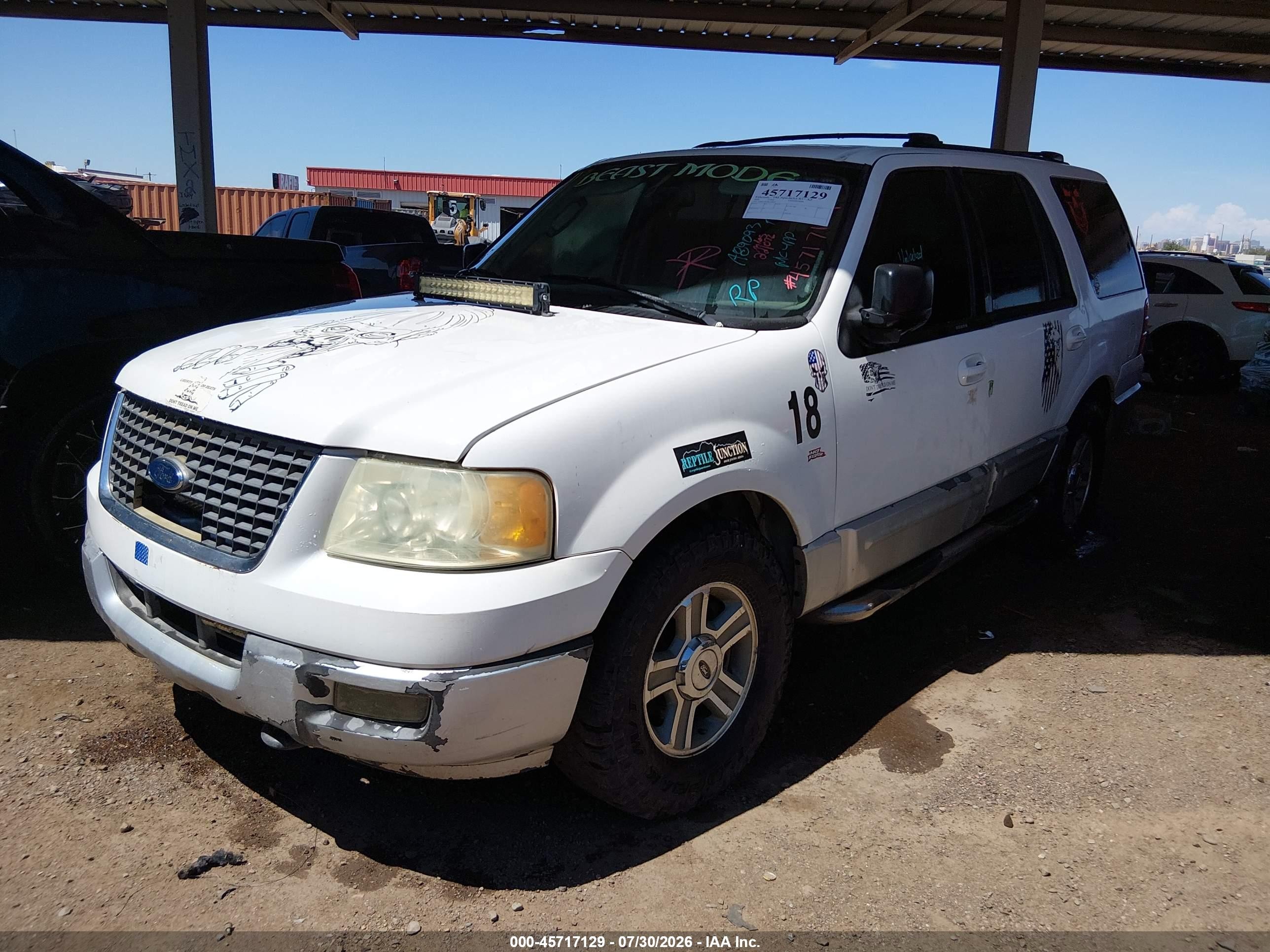 2004 Ford Expedition Nbx/xlt White vin: 1FMPU16L04LA89093