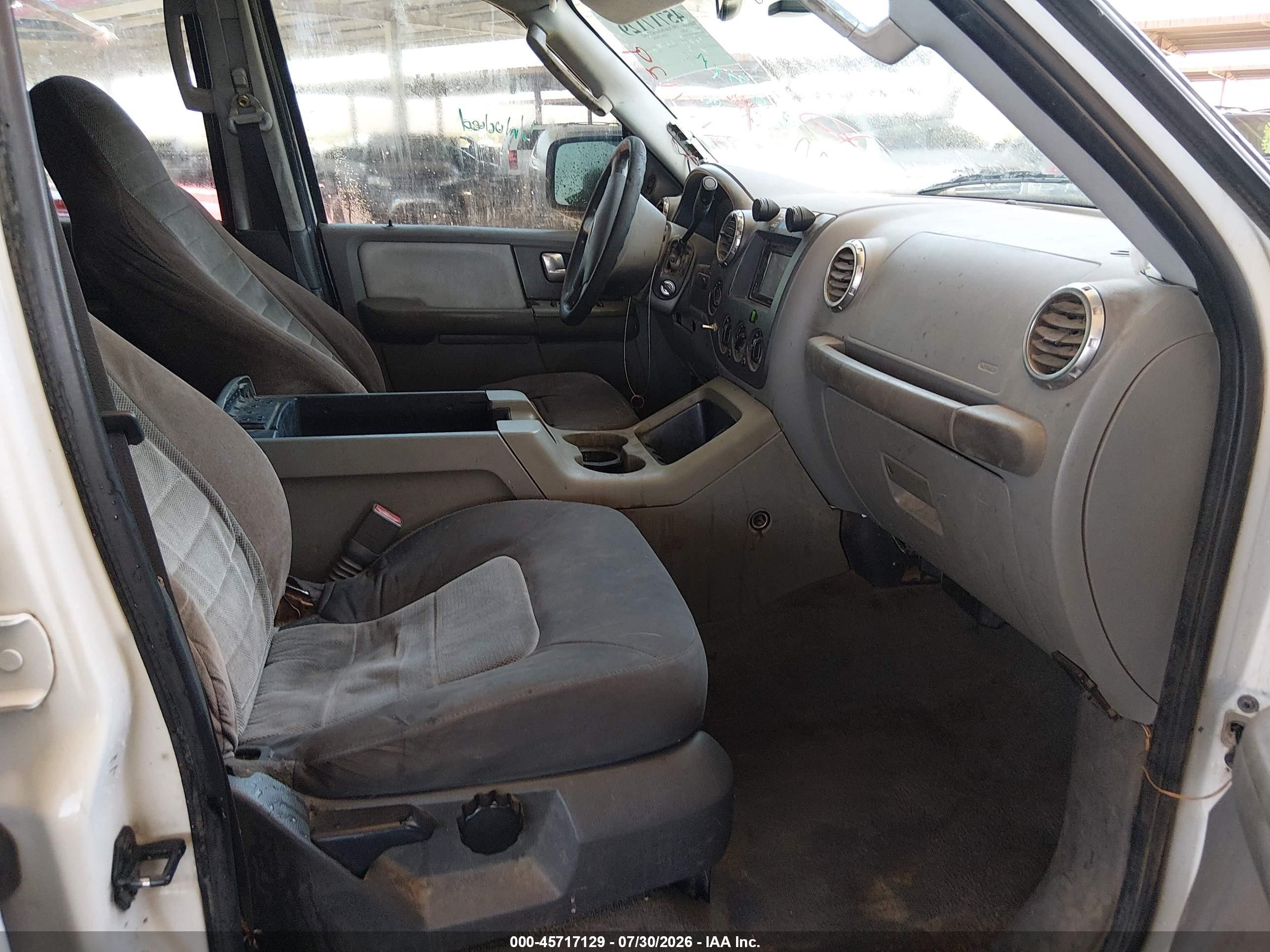 2004 Ford Expedition Nbx/xlt White vin: 1FMPU16L04LA89093