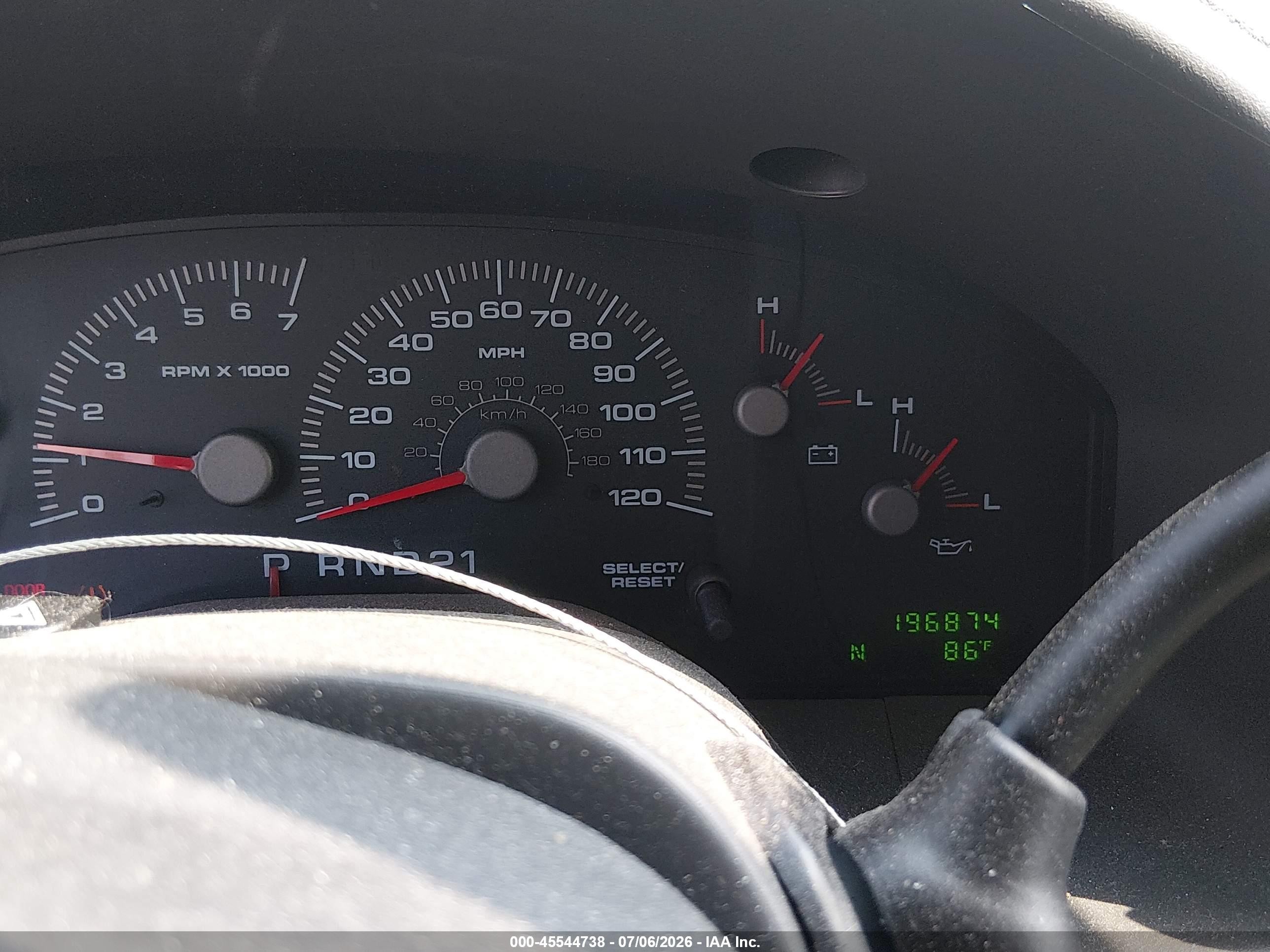 2004 Ford Expedition Nbx/xlt Silver vin: 1FMPU16L04LB81966