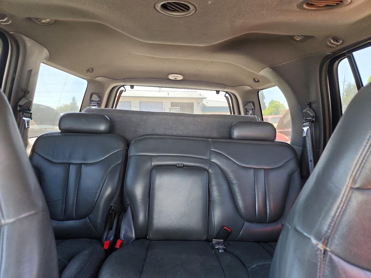 2000 Ford Expedition Xlt Silver vin: 1FMPU16L0YLB77986