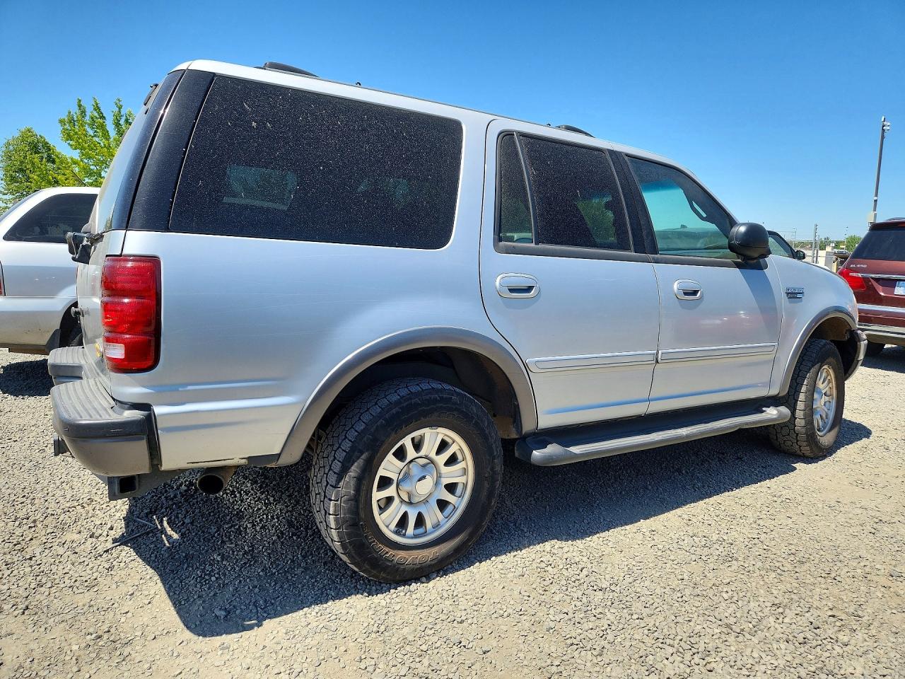 2000 Ford Expedition Xlt Silver vin: 1FMPU16L0YLB77986