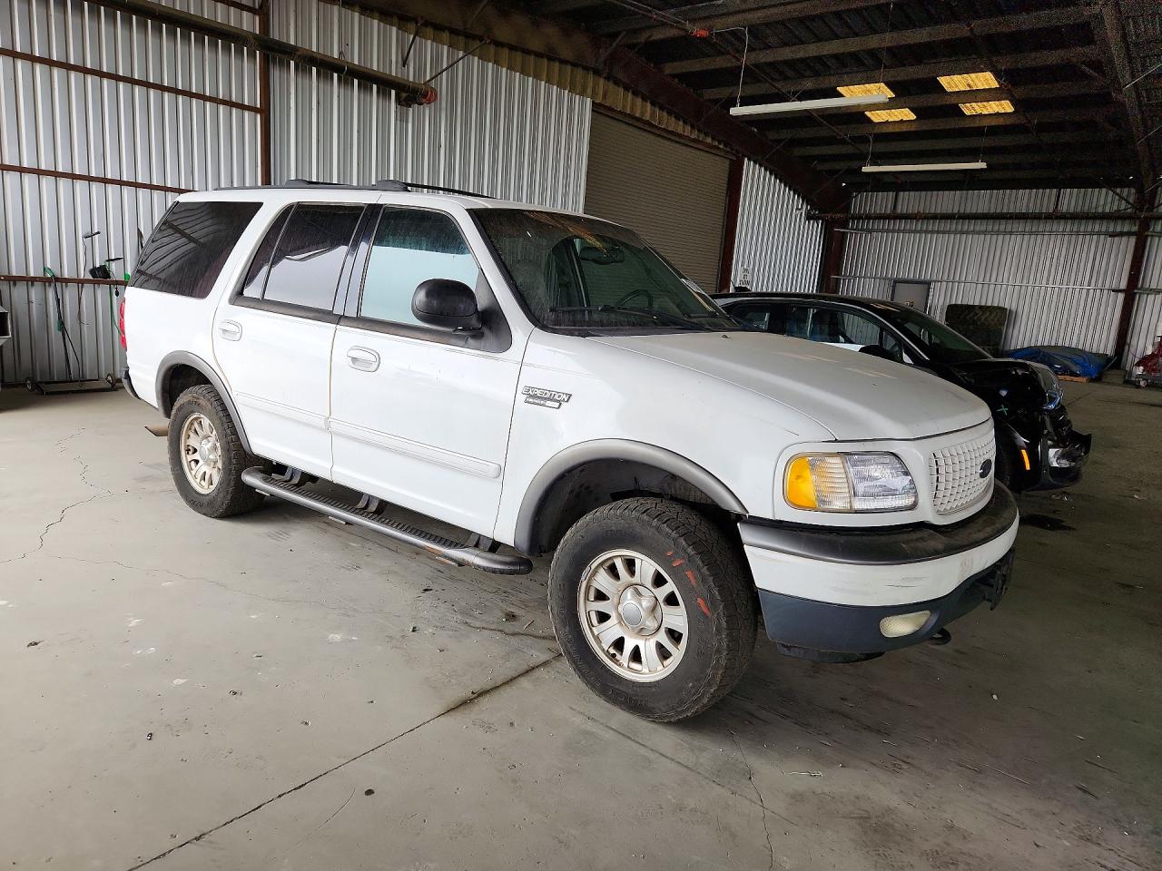 2001 Ford Expedition Xlt White vin: 1FMPU16L11LA21669