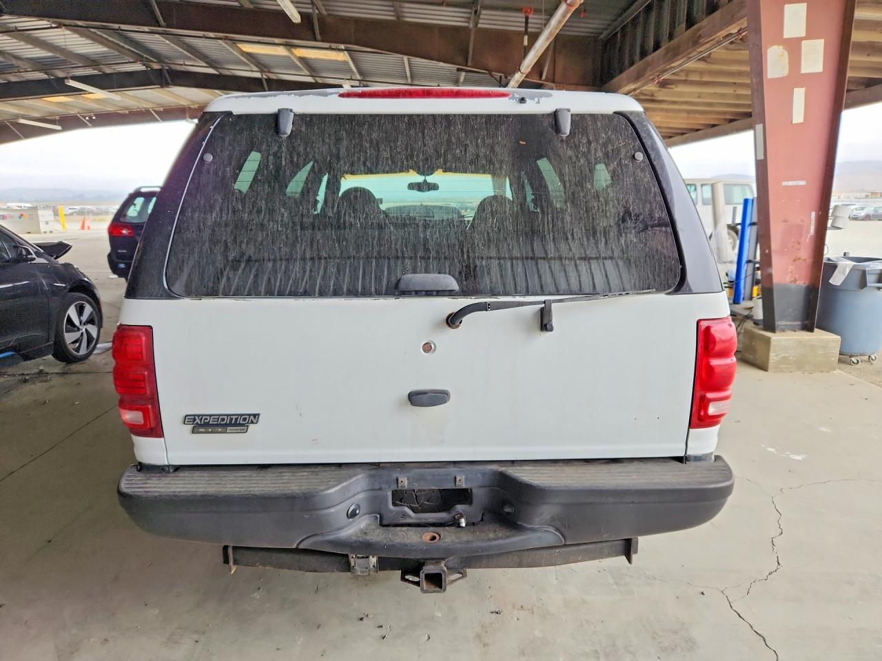 2001 Ford Expedition Xlt White vin: 1FMPU16L11LA21669