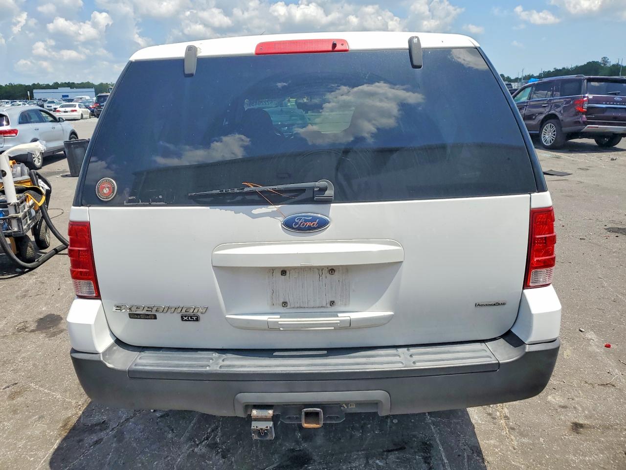 2004 Ford Expedition Xlt White vin: 1FMPU16L24LB69883