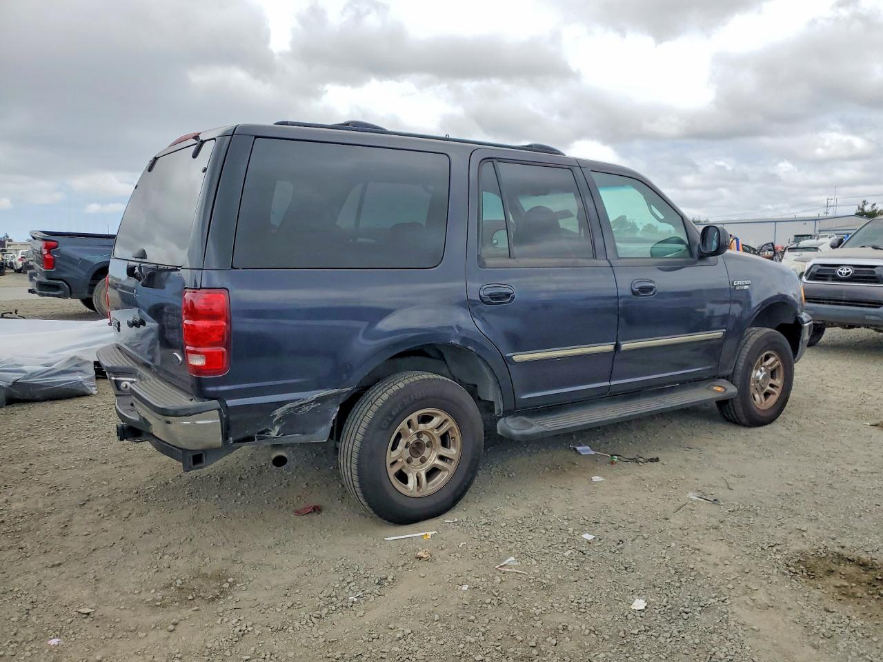 2000 Ford Expedition Xlt Blue vin: 1FMPU16L2YLA24512