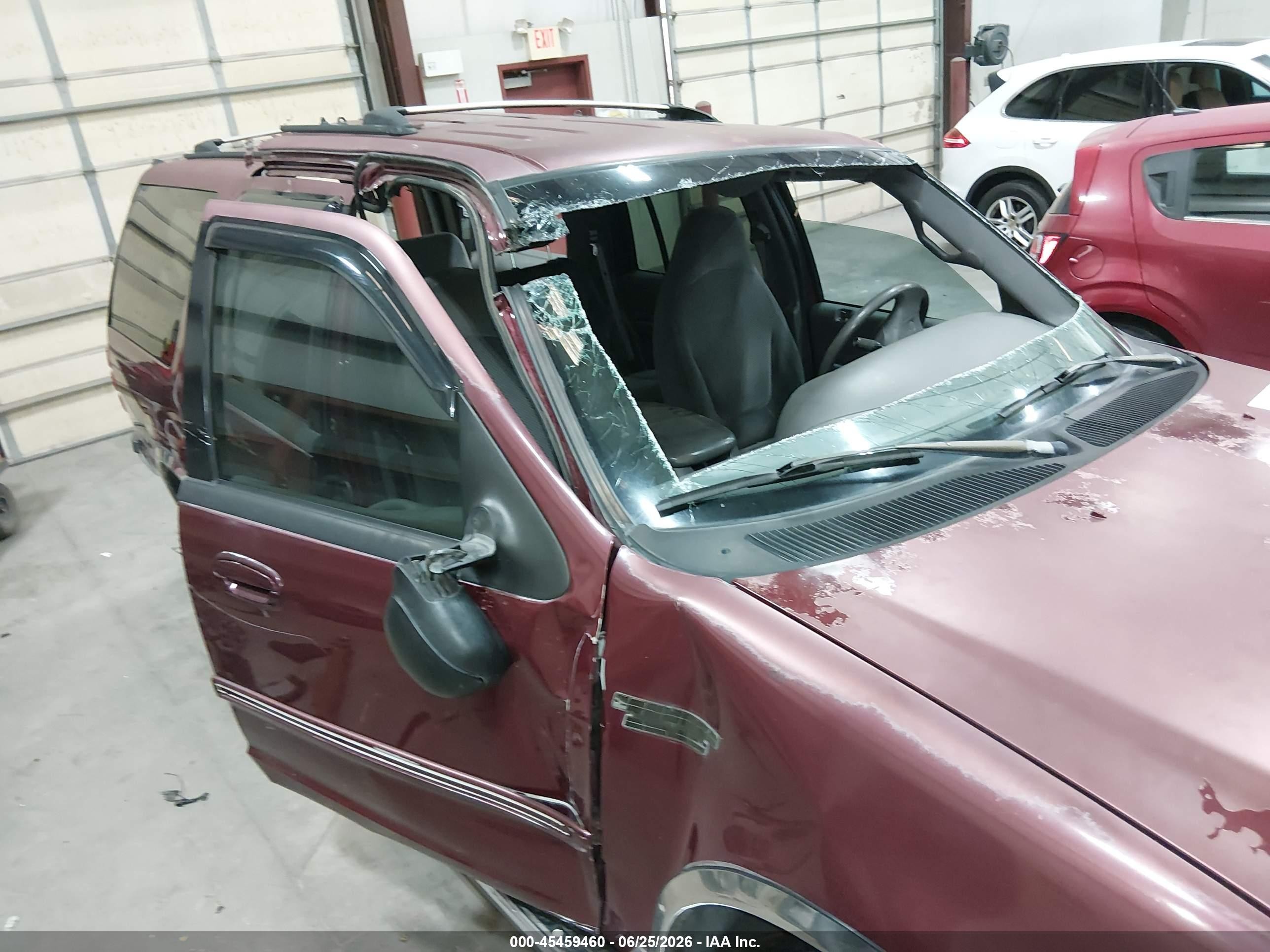 2001 Ford Expedition Xlt Red vin: 1FMPU16L31LB31607