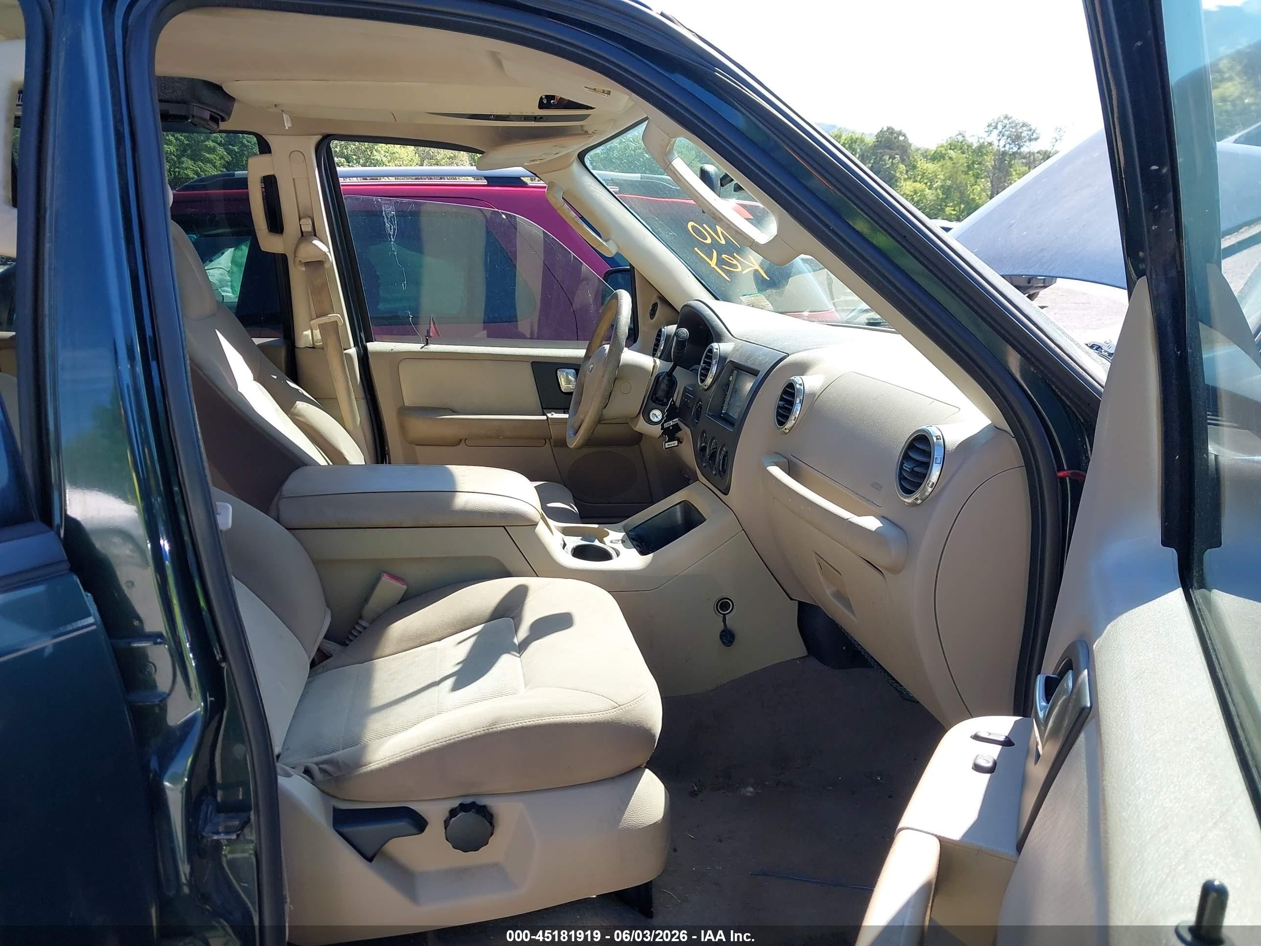 2004 Ford Expedition   Green vin: 1FMPU16L34LA39045