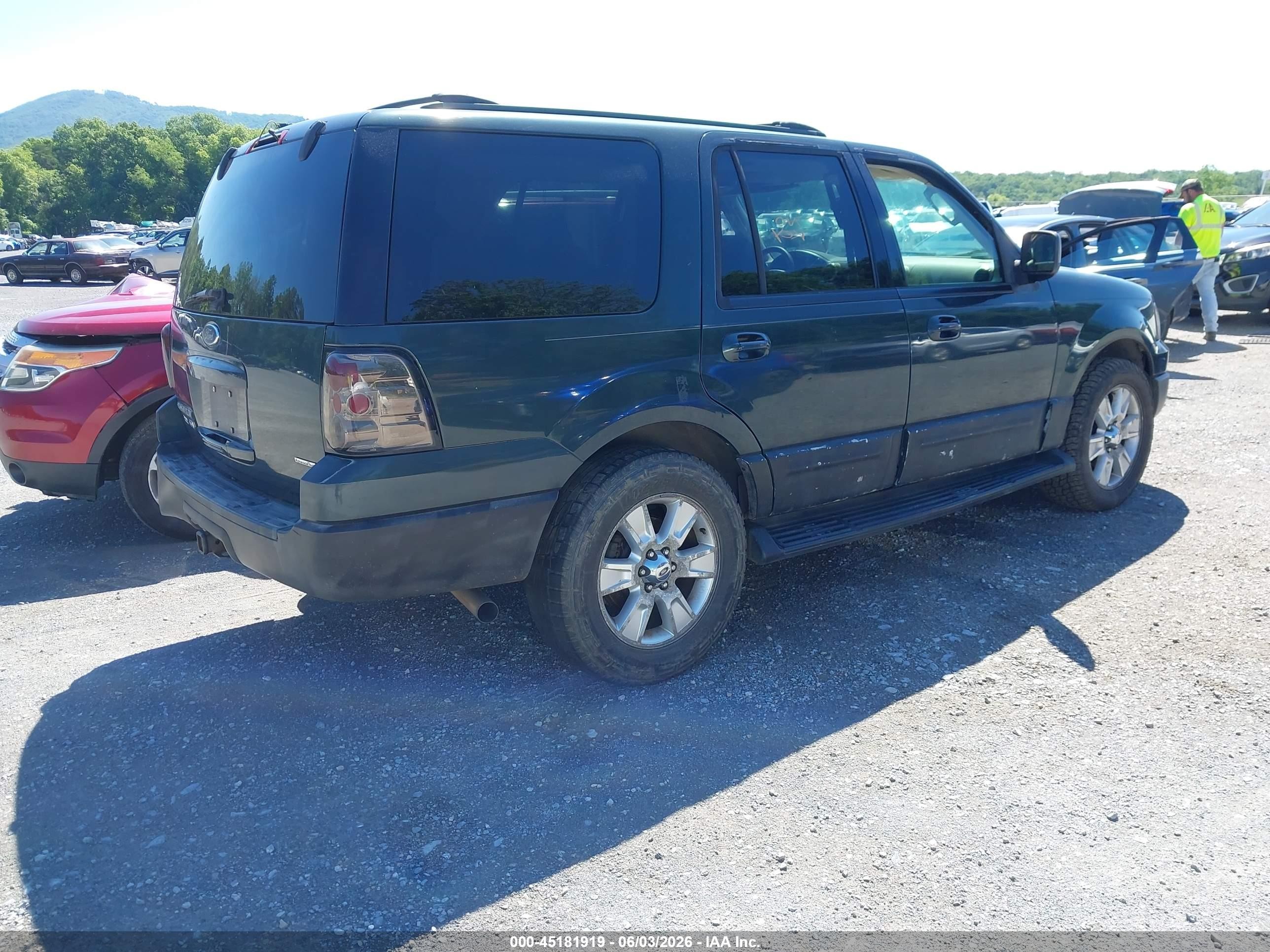 2004 Ford Expedition   Green vin: 1FMPU16L34LA39045