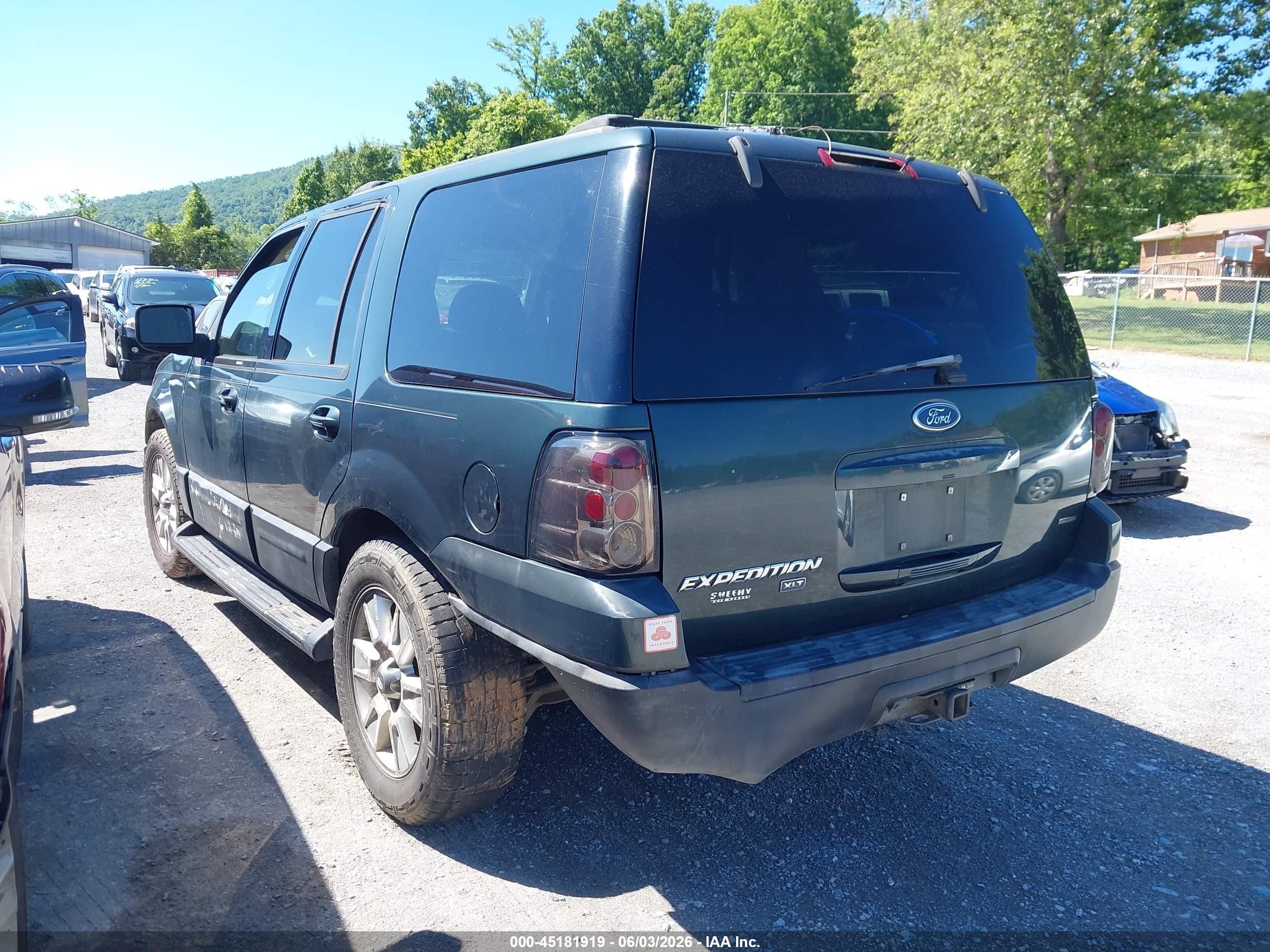 2004 Ford Expedition   Green vin: 1FMPU16L34LA39045