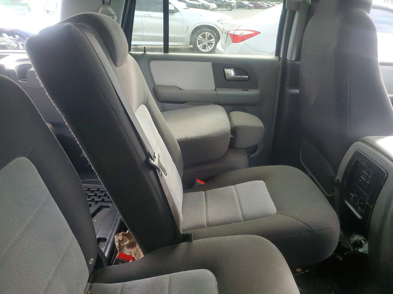 2004 Ford Expdtion Серебряный vin: 1FMPU16L54LA84360