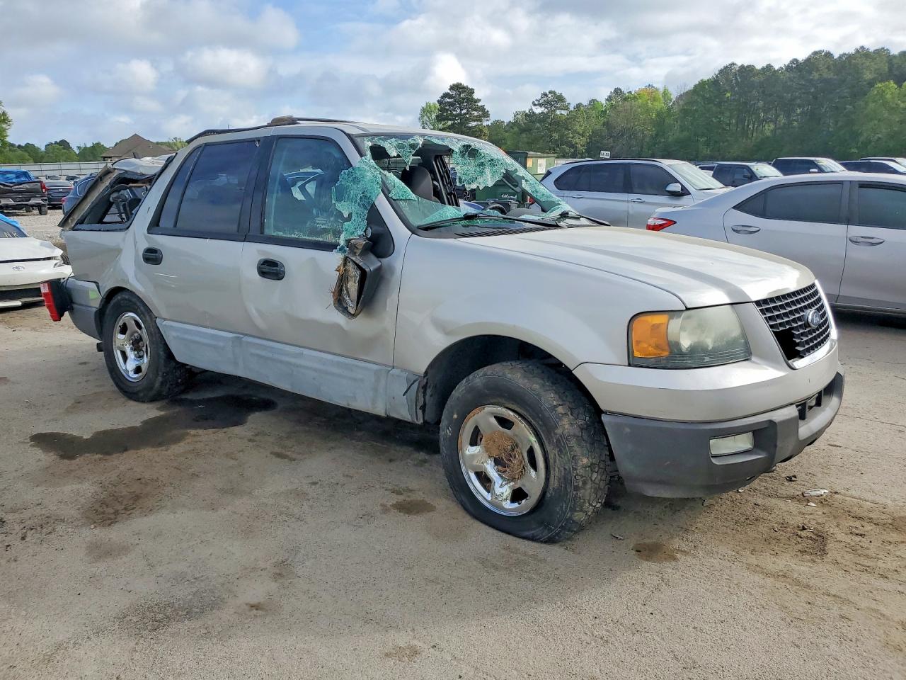 2004 Ford Expdtion Серебряный vin: 1FMPU16L54LA84360