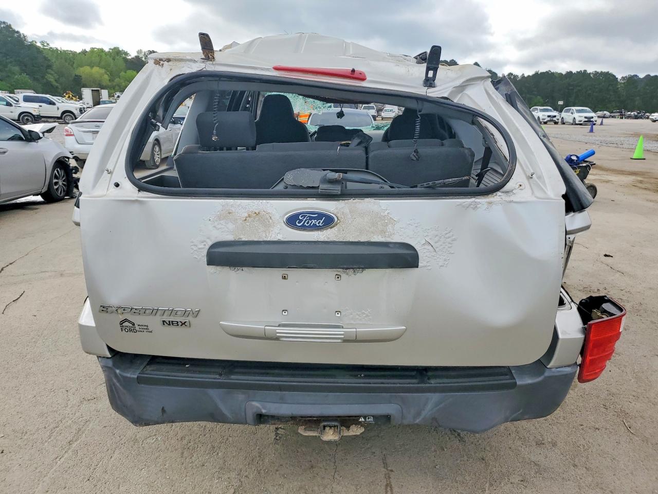 2004 Ford Expdtion Серебряный vin: 1FMPU16L54LA84360