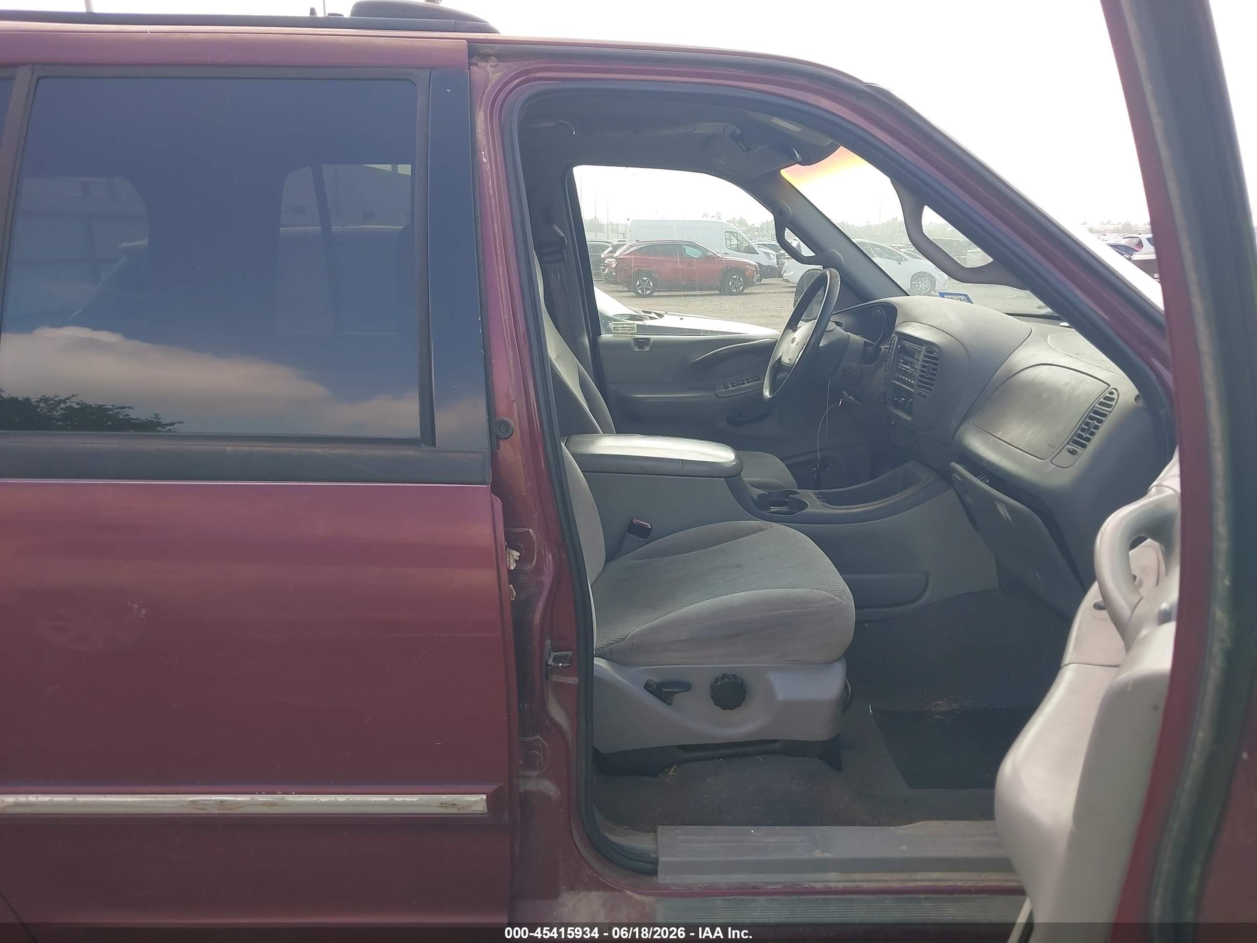2000 Ford Expedition Xlt Red vin: 1FMPU16L5YLA98569
