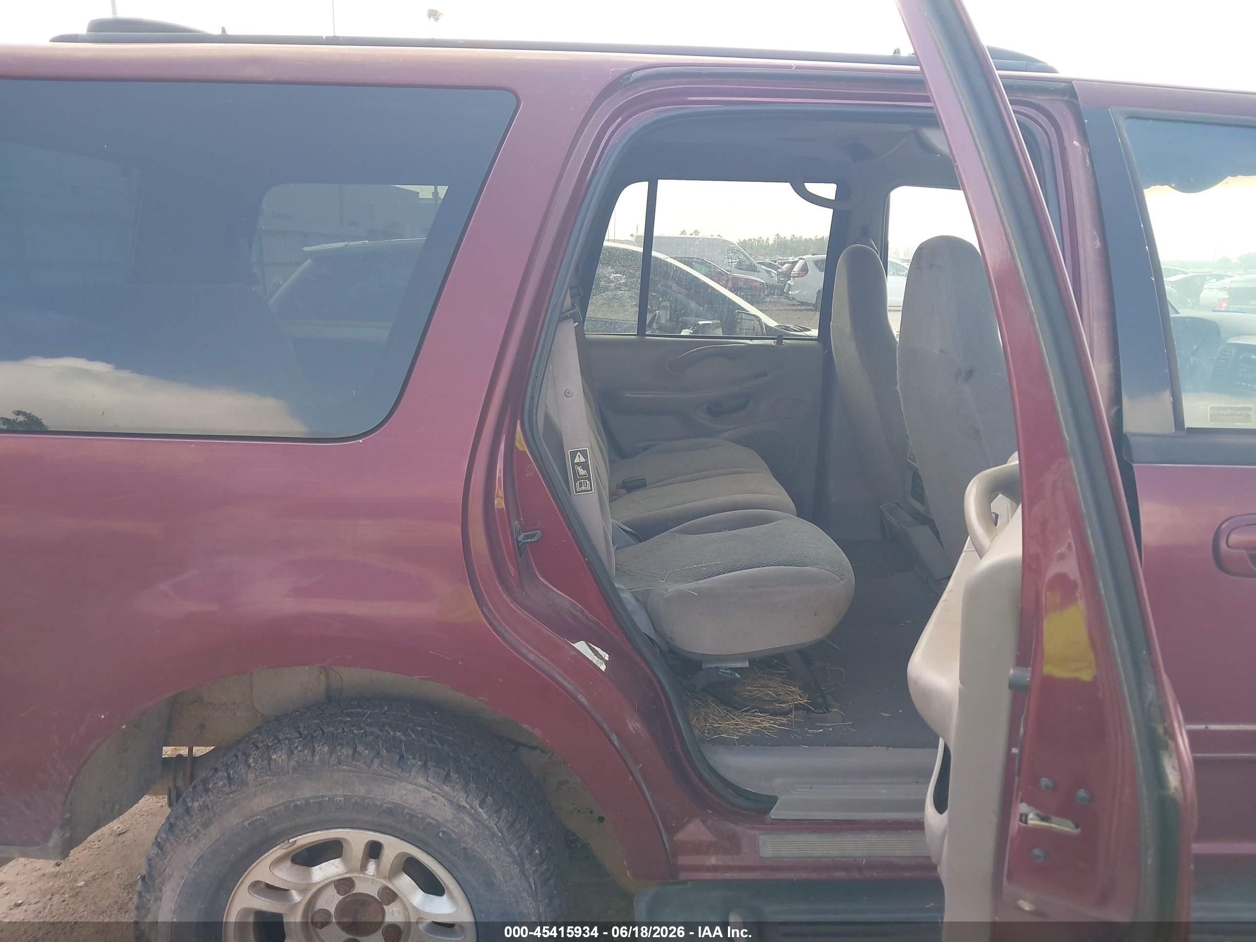 2000 Ford Expedition Xlt Red vin: 1FMPU16L5YLA98569
