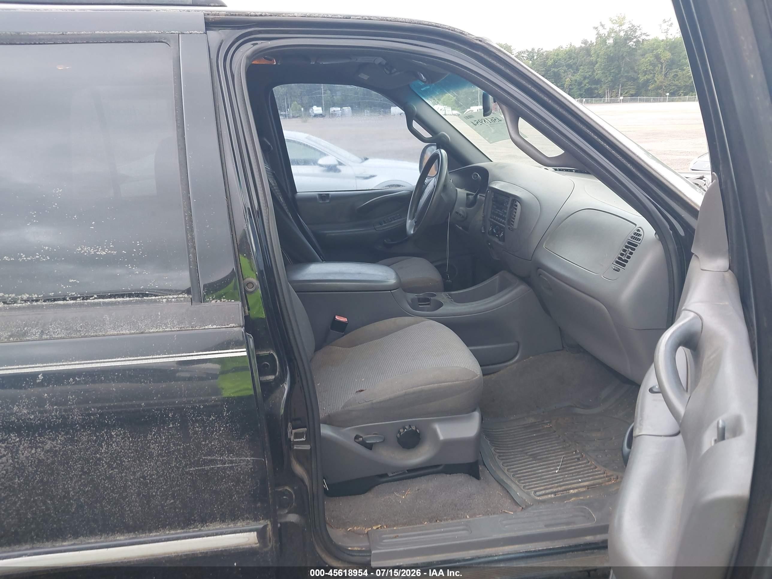 2002 Ford Expedition Xlt Black vin: 1FMPU16L62LA89337