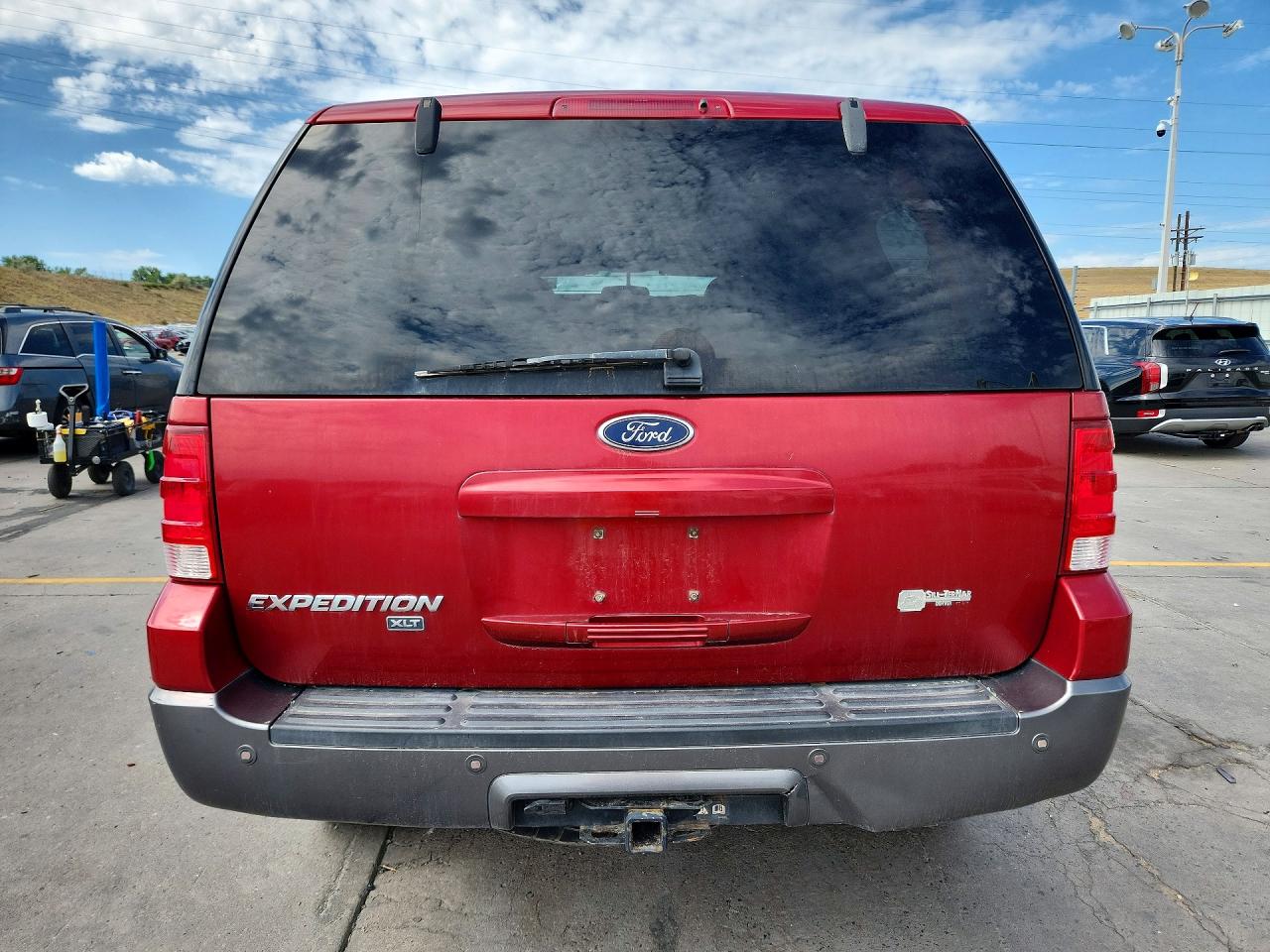 2004 Ford Expedition Xlt Red vin: 1FMPU16L64LB05653