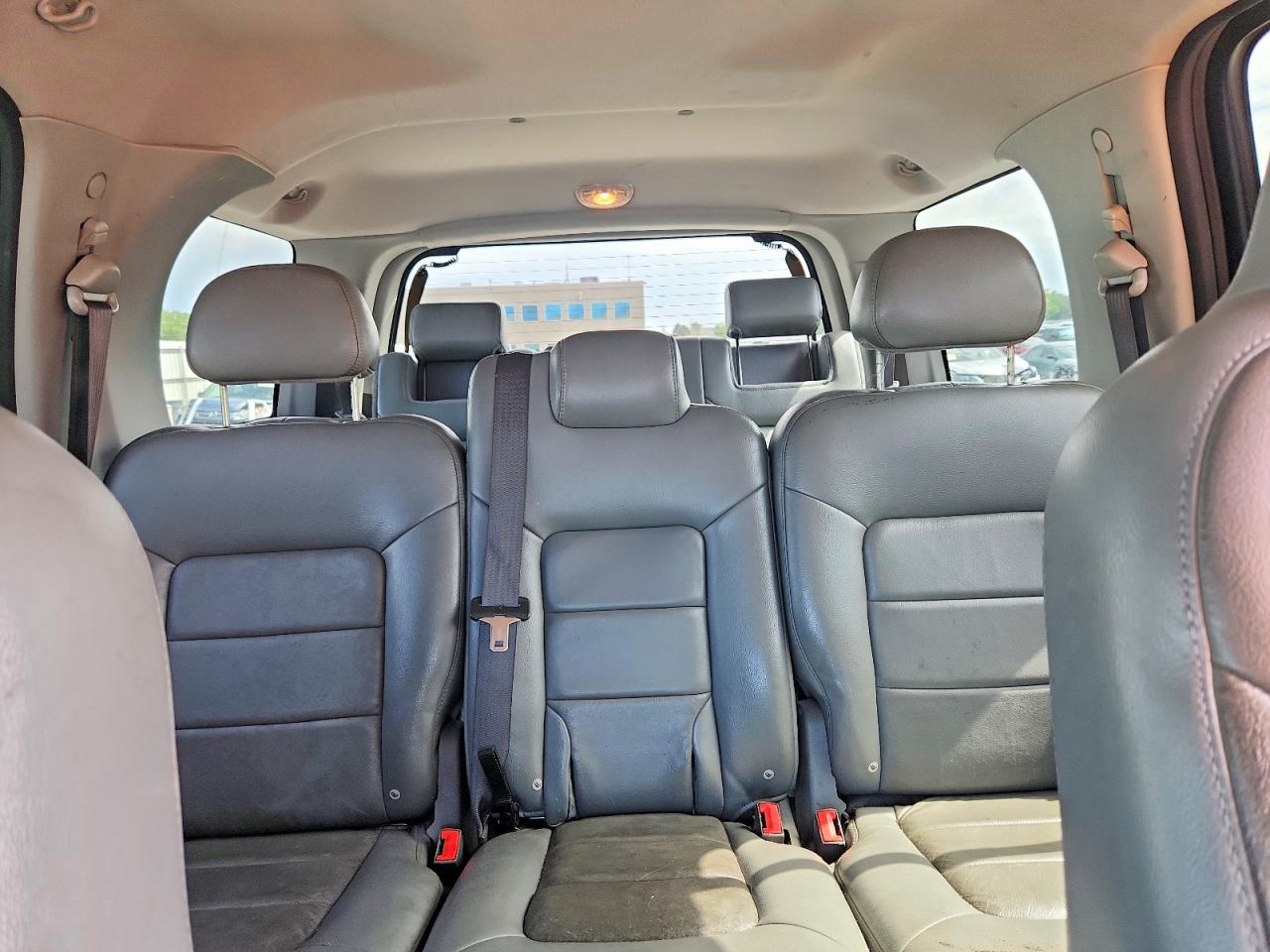 2004 Ford Expedition Xlt Red vin: 1FMPU16L64LB05653