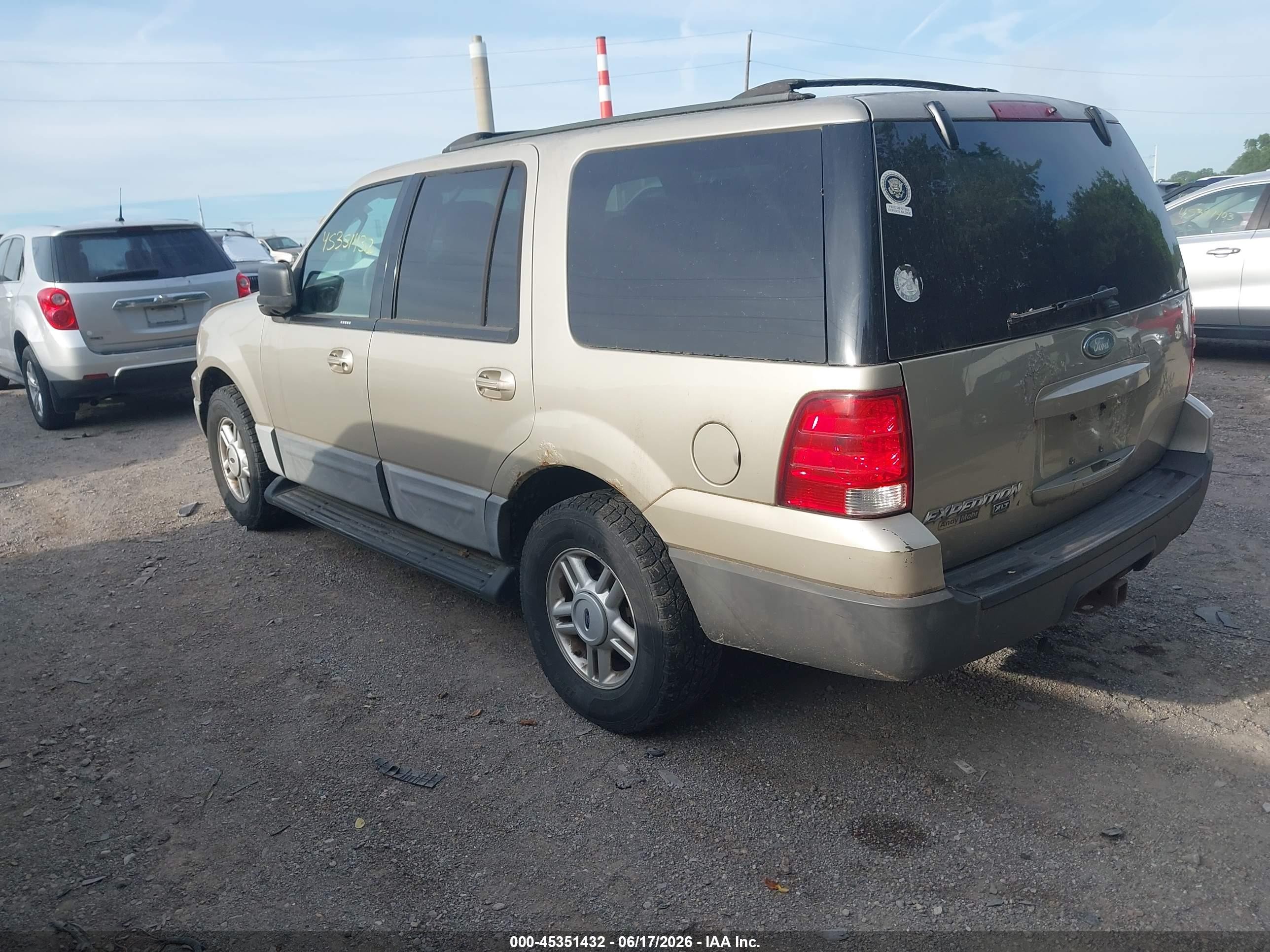 2004 Ford Expedition Nbx/xlt Gold vin: 1FMPU16L64LB29743