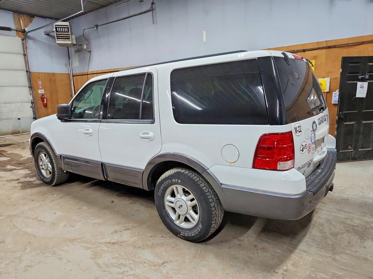 2004 Ford Expedition Xlt White vin: 1FMPU16L64LB49832
