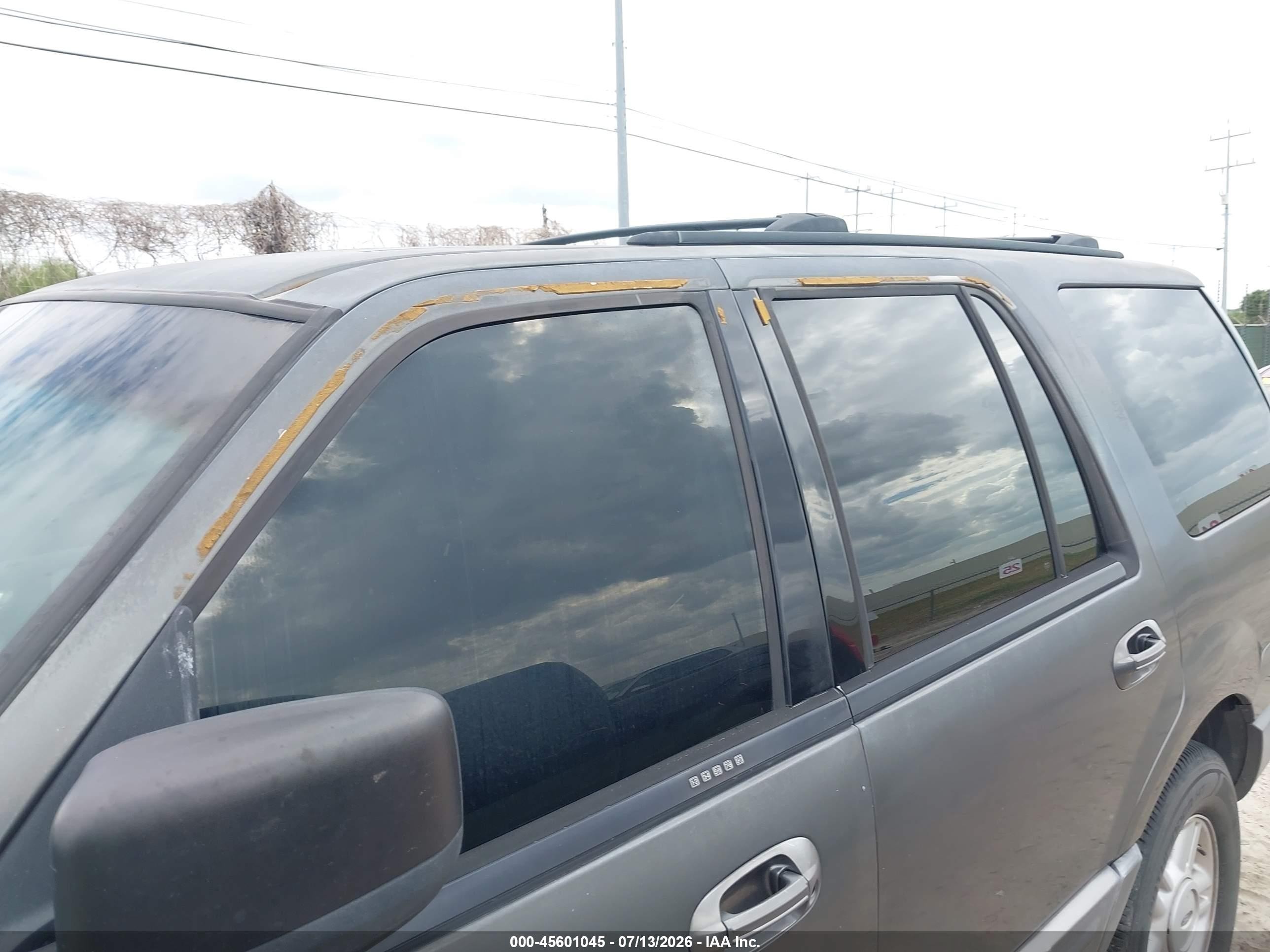 2004 Ford Expedition Nbx/xlt Серый vin: 1FMPU16L64LB65125