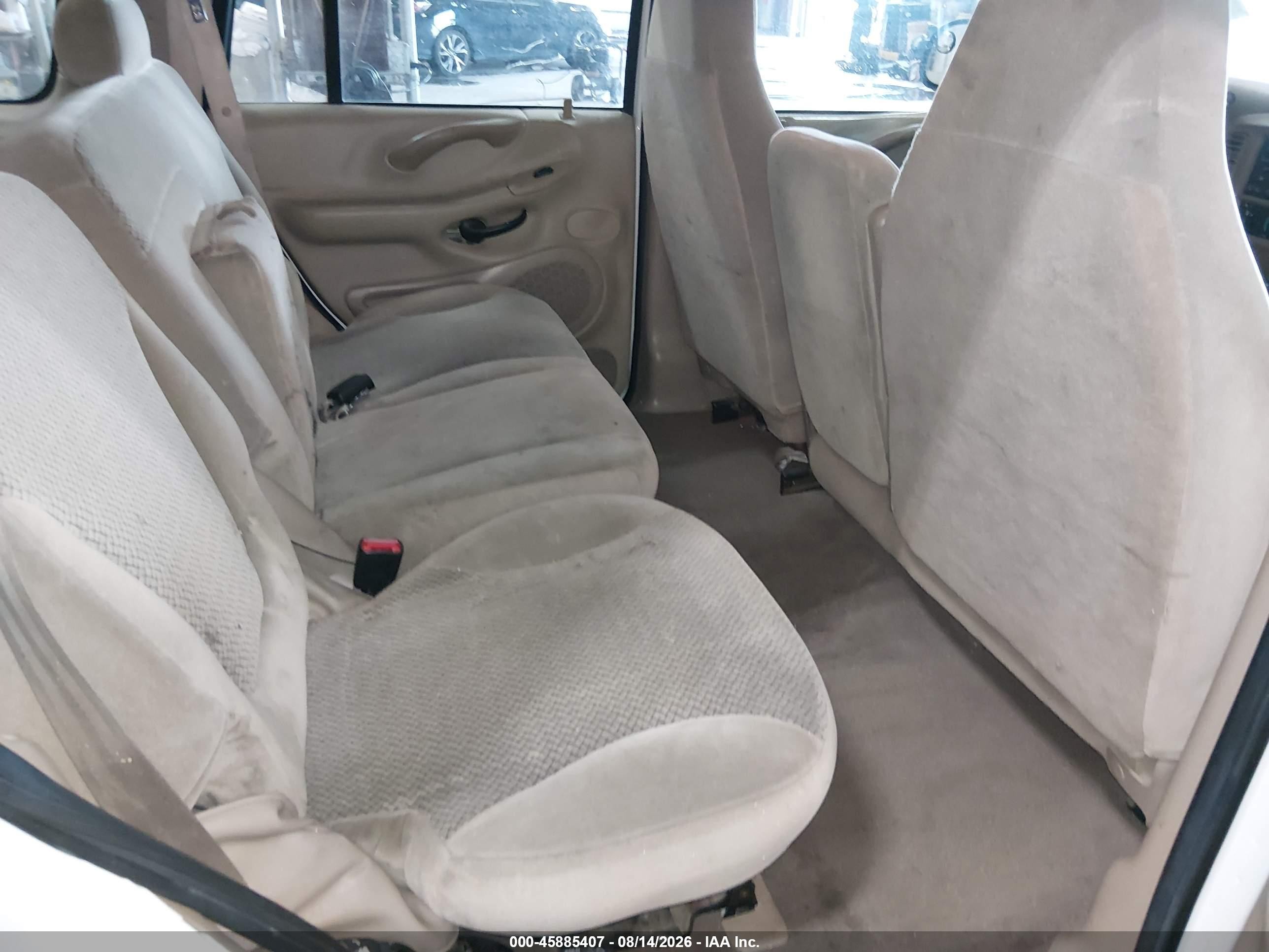 2000 Ford Expedition Xlt Белый vin: 1FMPU16L6YLB95280
