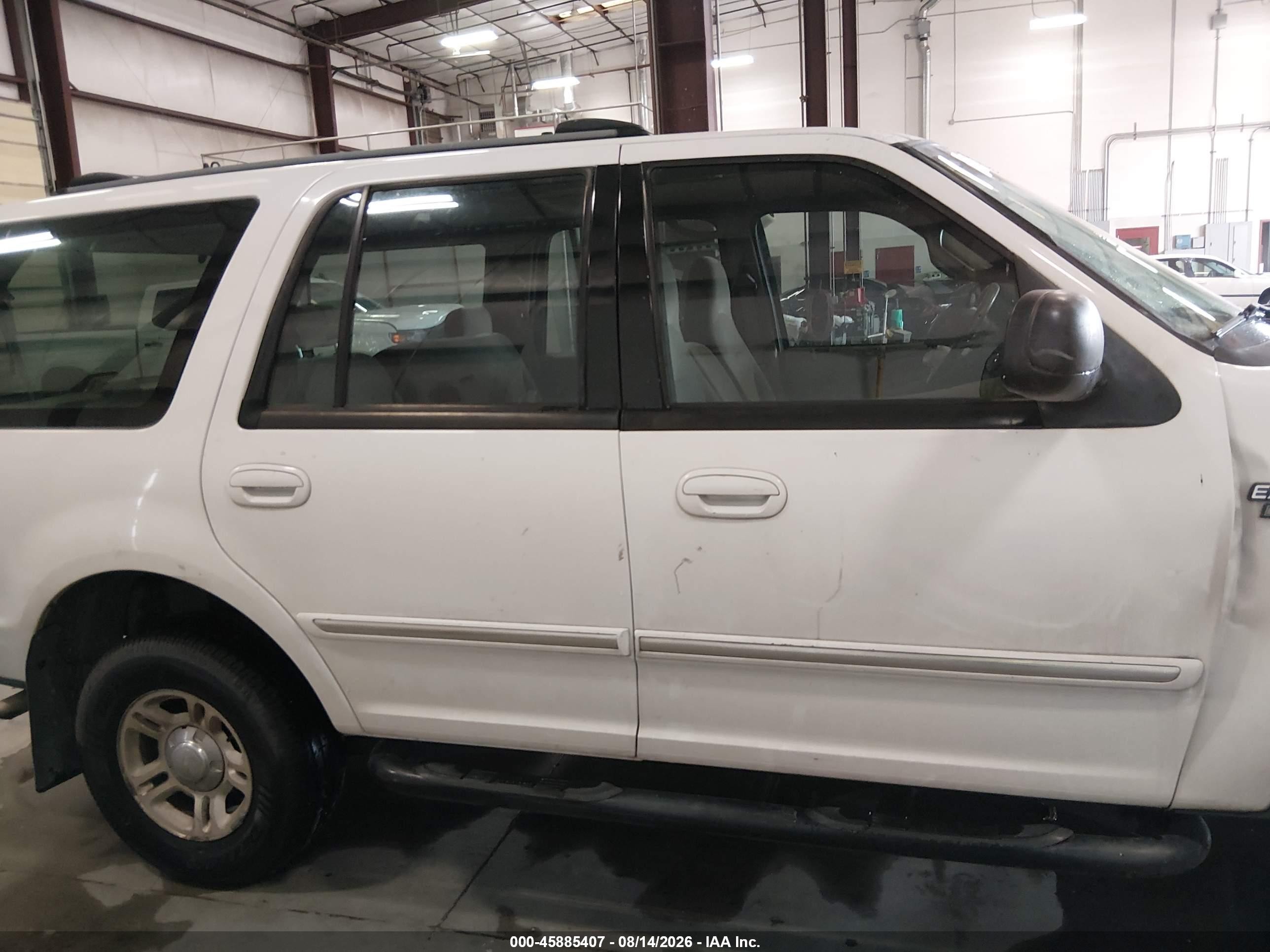 2000 Ford Expedition Xlt Белый vin: 1FMPU16L6YLB95280