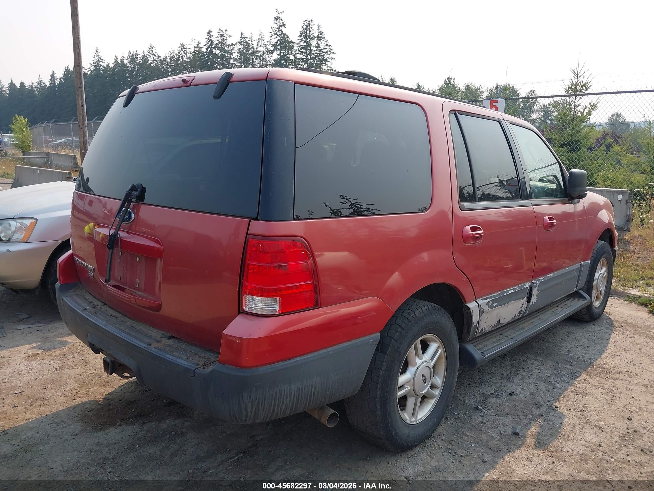 2003 Ford Expedition Xlt Красный vin: 1FMPU16L73LB98262