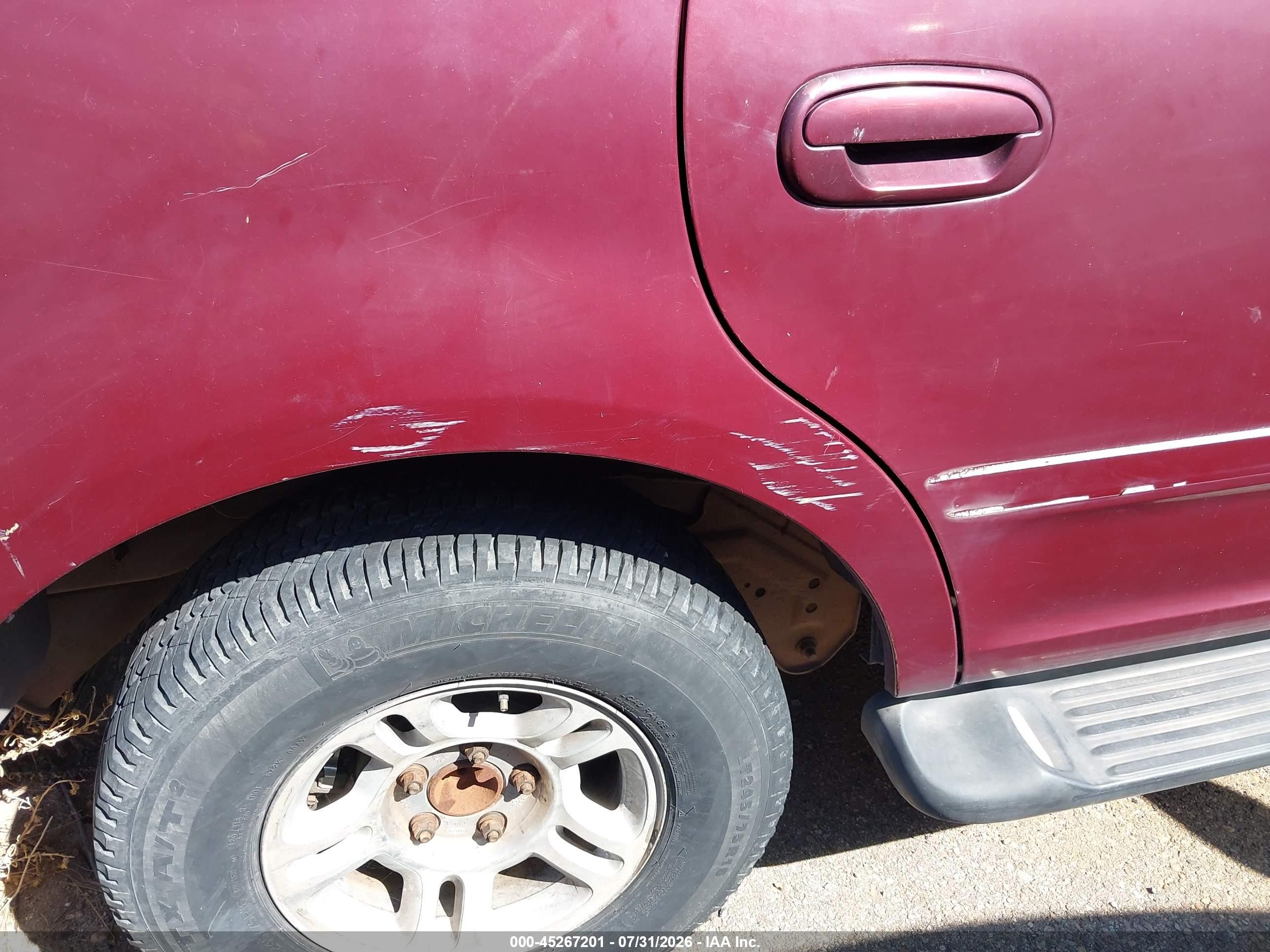 2001 Ford Expedition Xlt Burgundy vin: 1FMPU16L81LB04788
