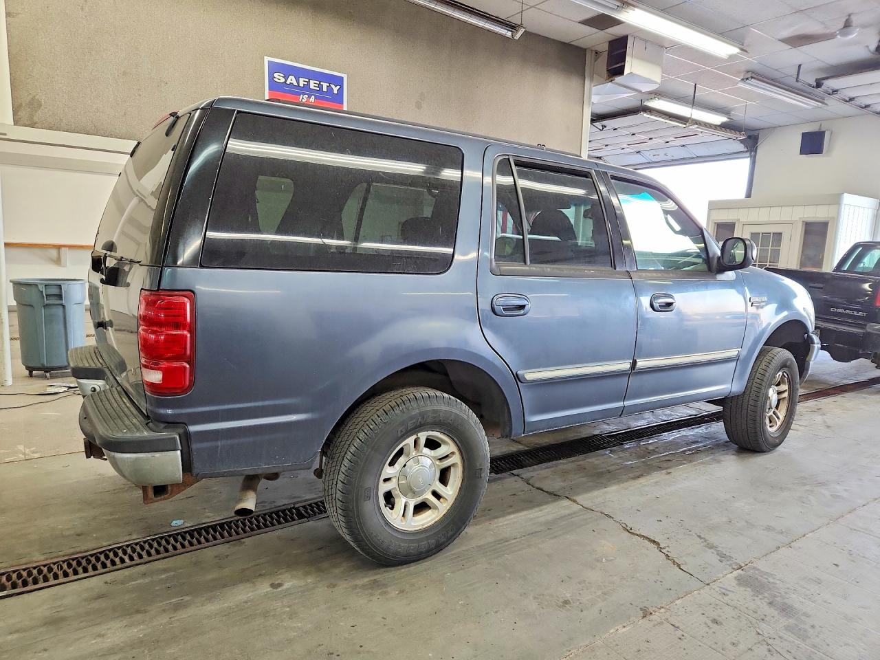 2001 Ford Expedition Xlt Blue vin: 1FMPU16L81LB33496
