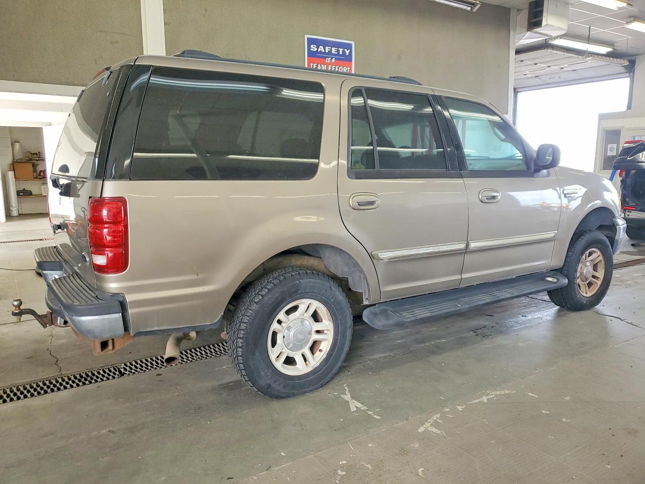 2001 Ford Expedition Xlt Желто-коричневый vin: 1FMPU16L91LB80942