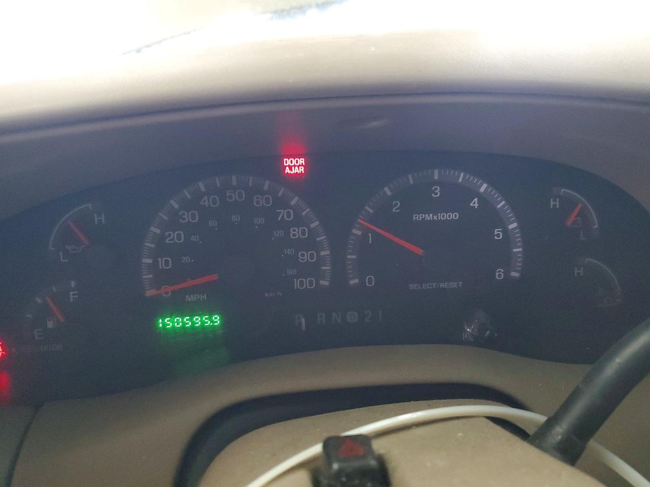 2001 Ford Expedition Xlt Желто-коричневый vin: 1FMPU16L91LB80942