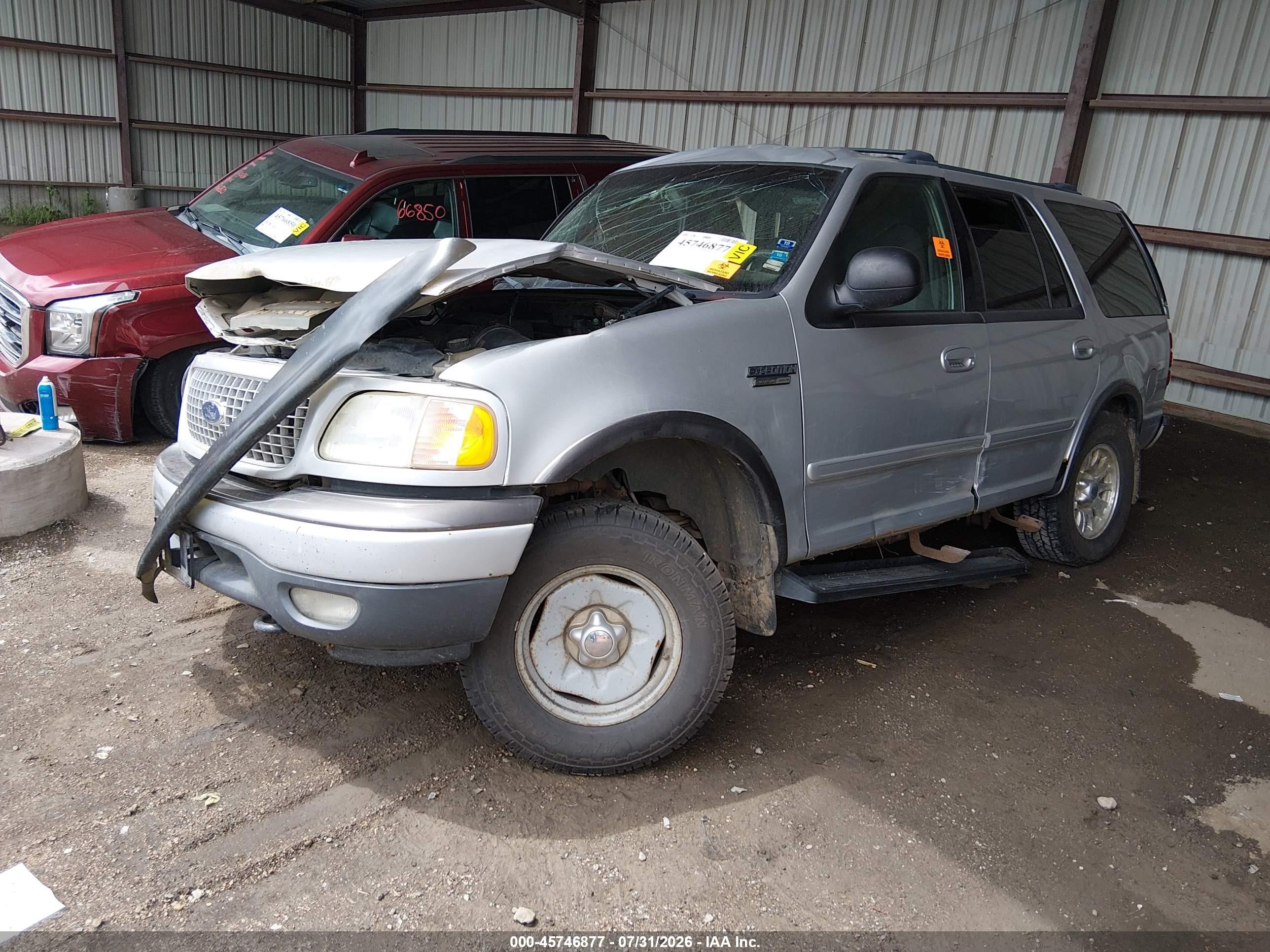2002 Ford Expedition Xlt Silver vin: 1FMPU16L92LA63542
