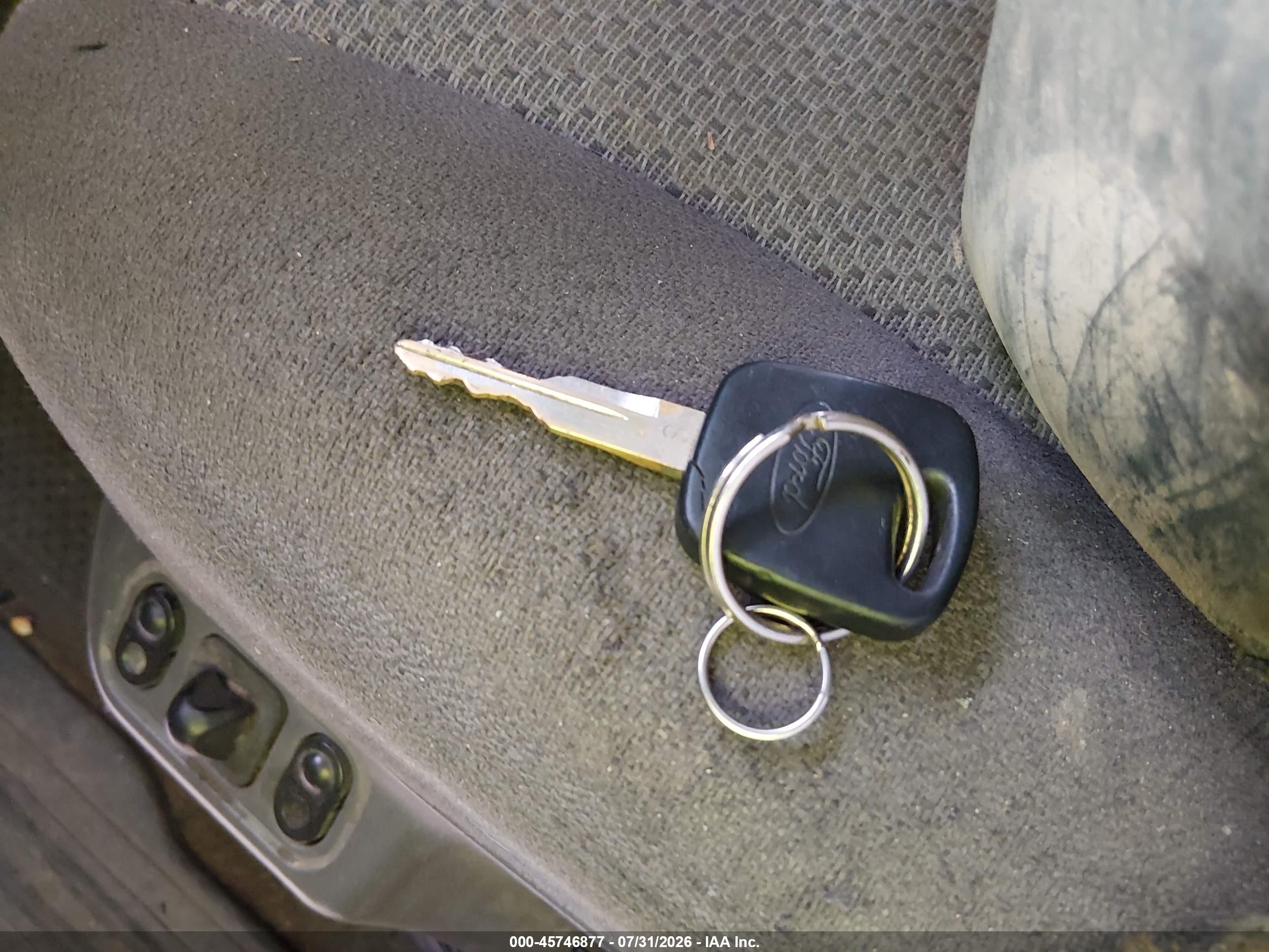 2002 Ford Expedition Xlt Silver vin: 1FMPU16L92LA63542