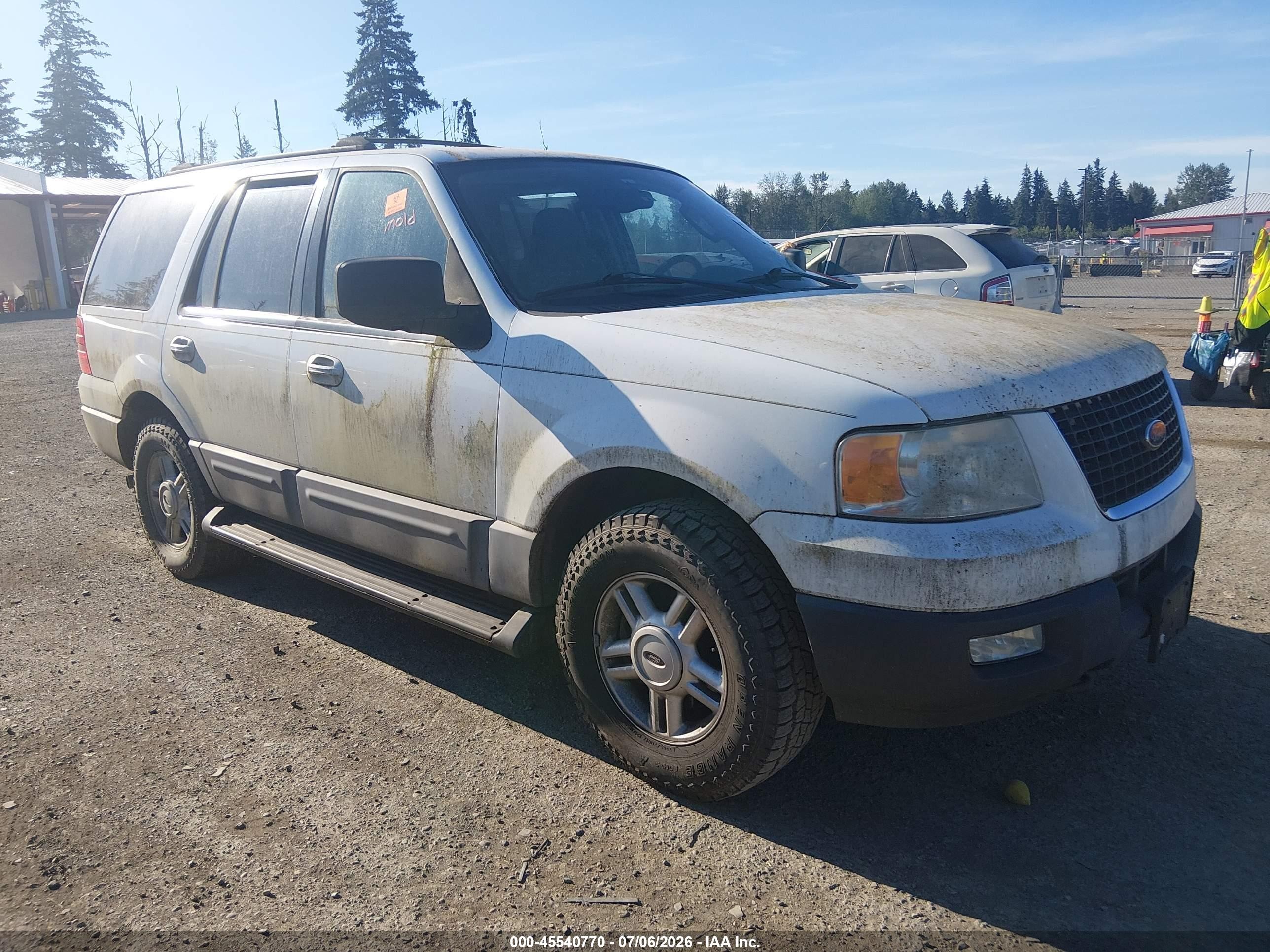 2004 Ford Expedition Nbx/xlt White vin: 1FMPU16L94LB46228