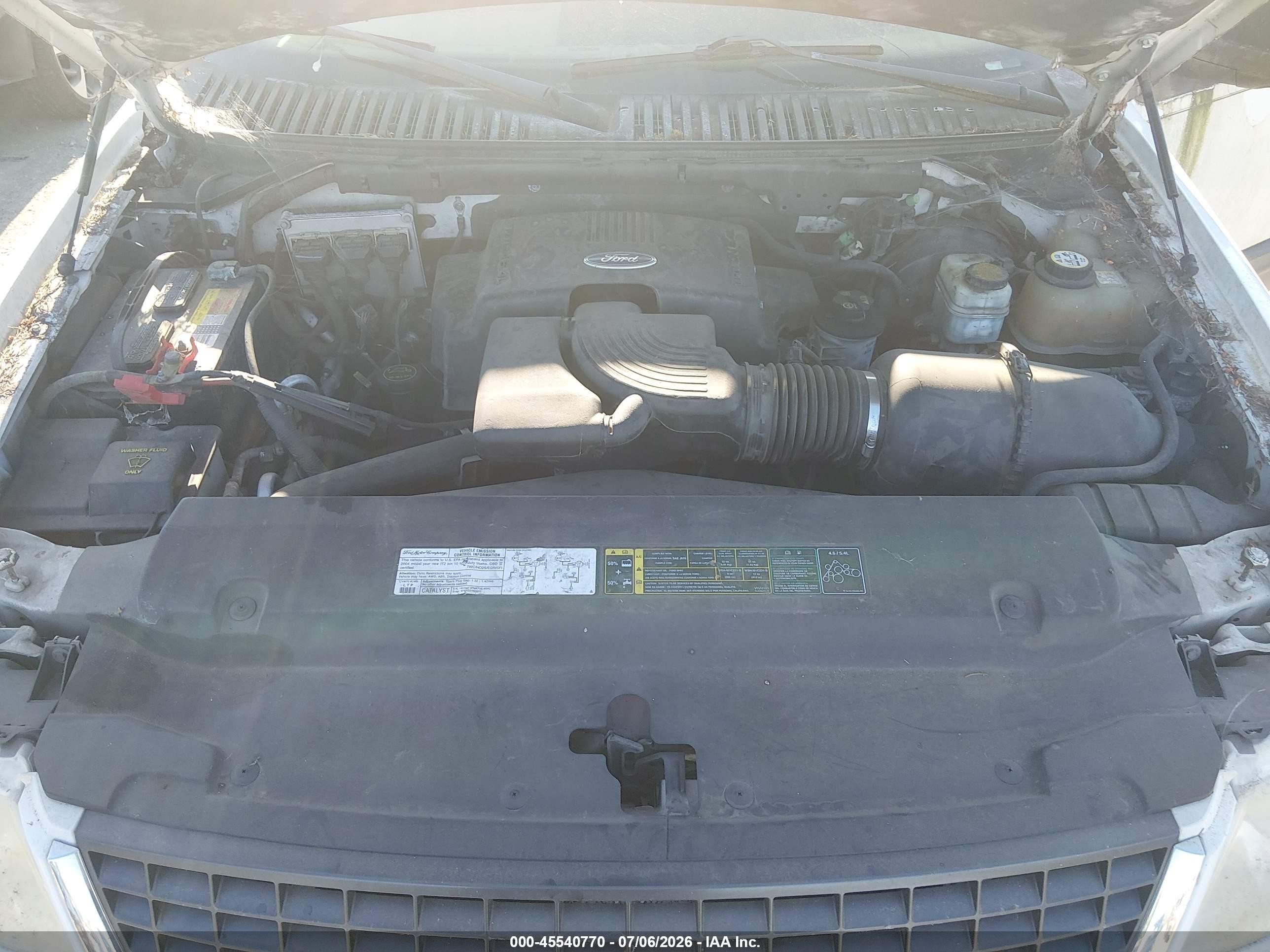 2004 Ford Expedition Nbx/xlt White vin: 1FMPU16L94LB46228