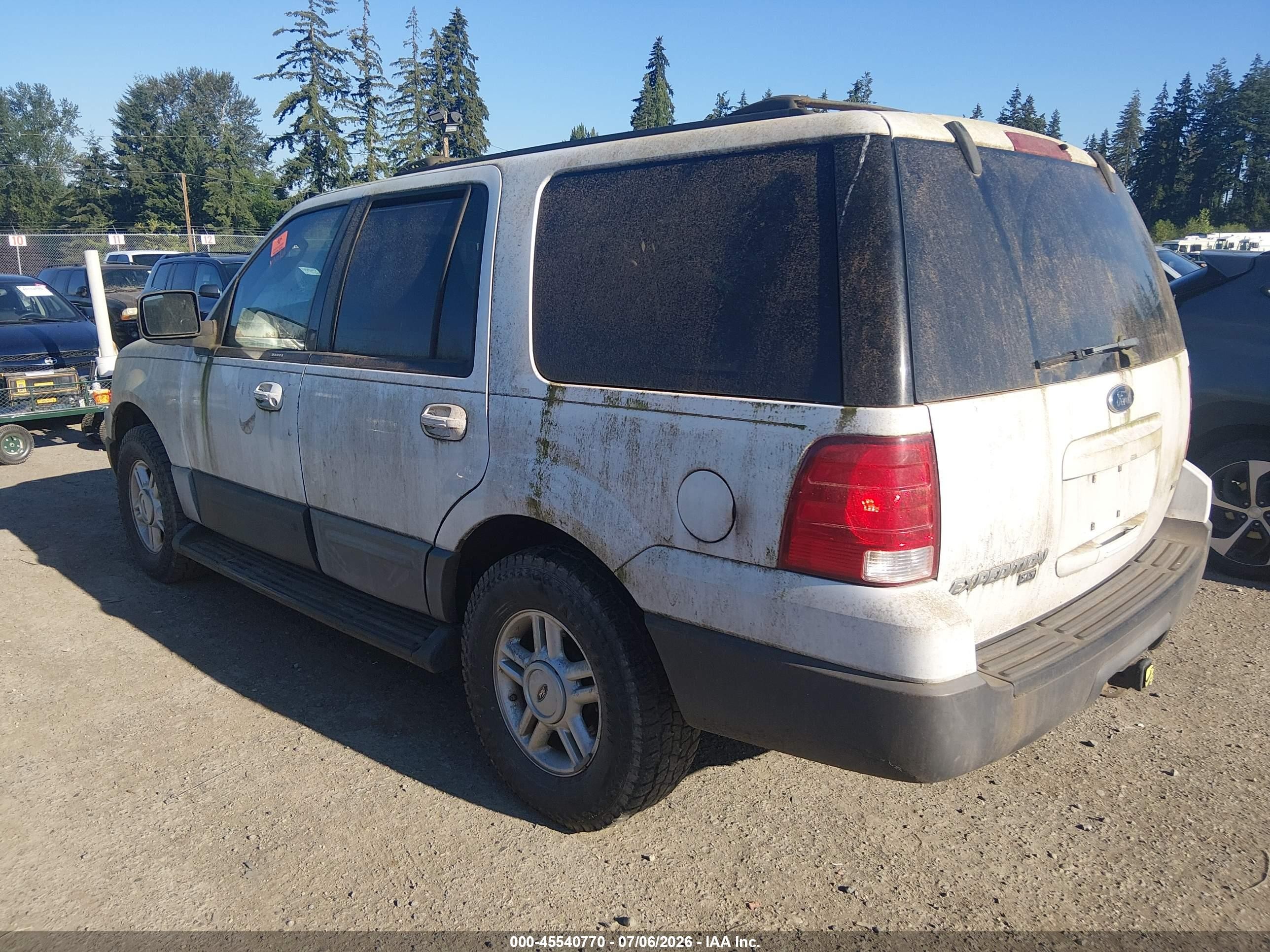 2004 Ford Expedition Nbx/xlt White vin: 1FMPU16L94LB46228