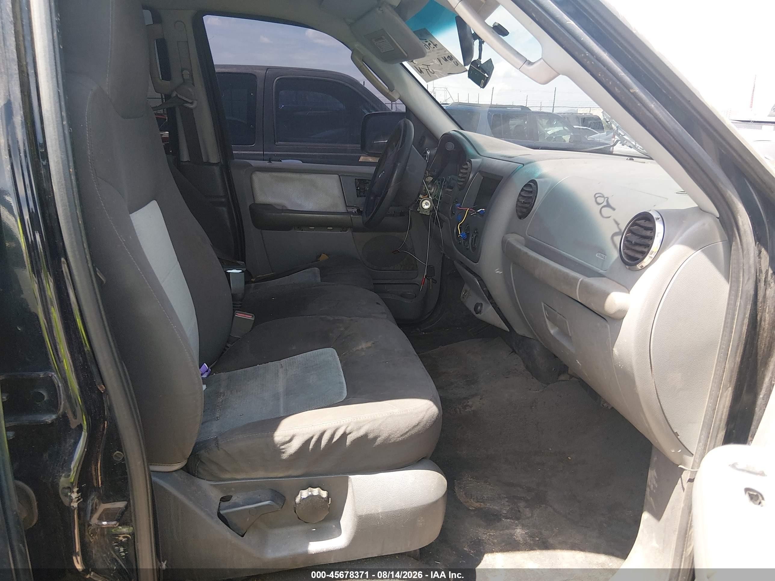 2004 Ford Expedition Xlt Черный vin: 1FMPU16W04LA80582