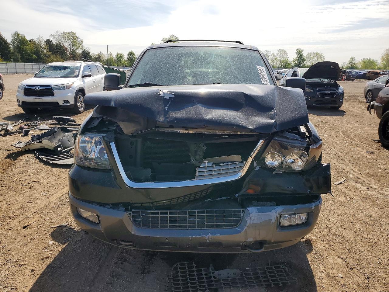 2004 Ford Expedition Xlt Black vin: 1FMPU16W64LA11816