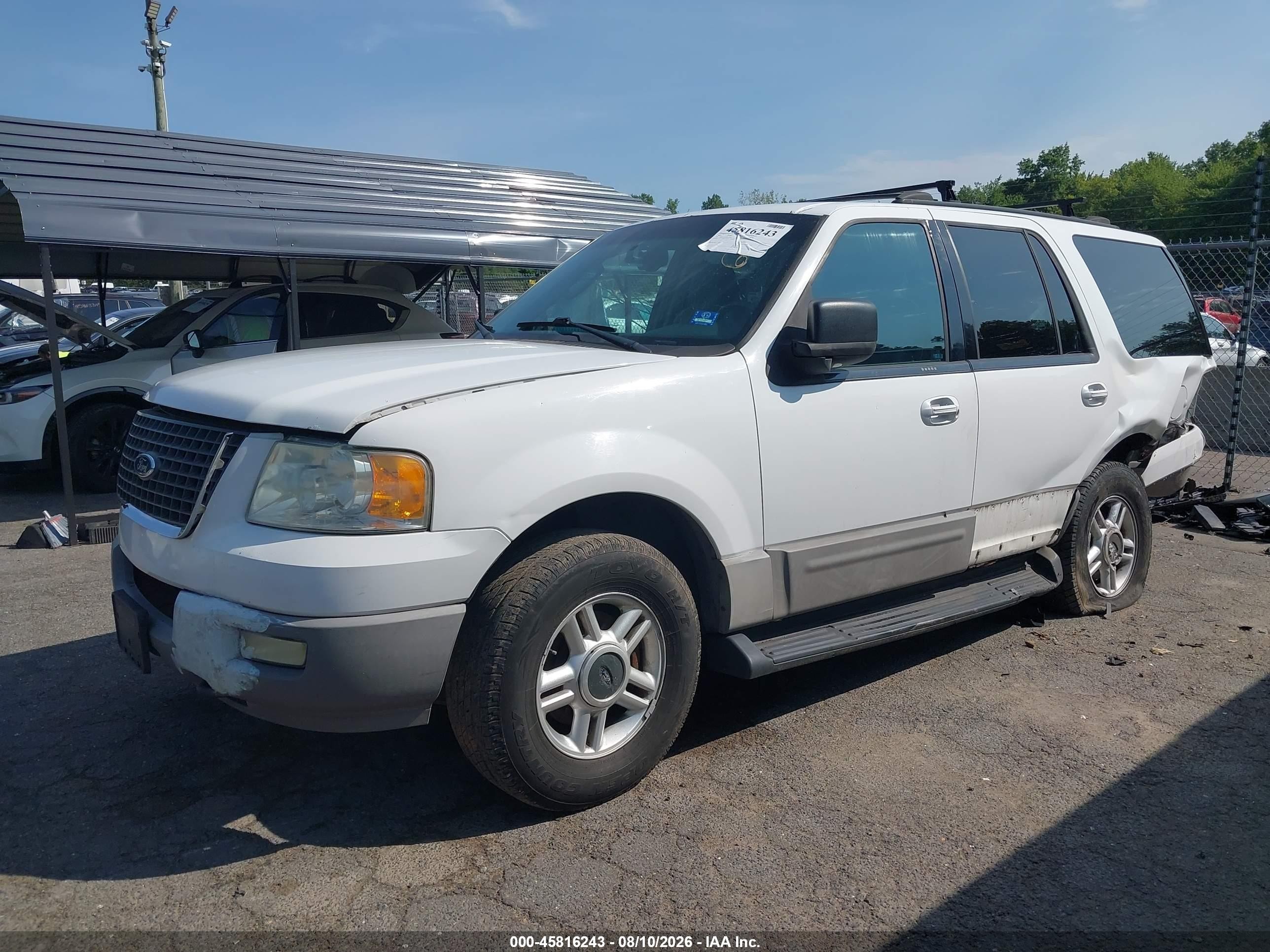 2003 Ford Expedition Xlt Белый vin: 1FMPU16W93LA53072