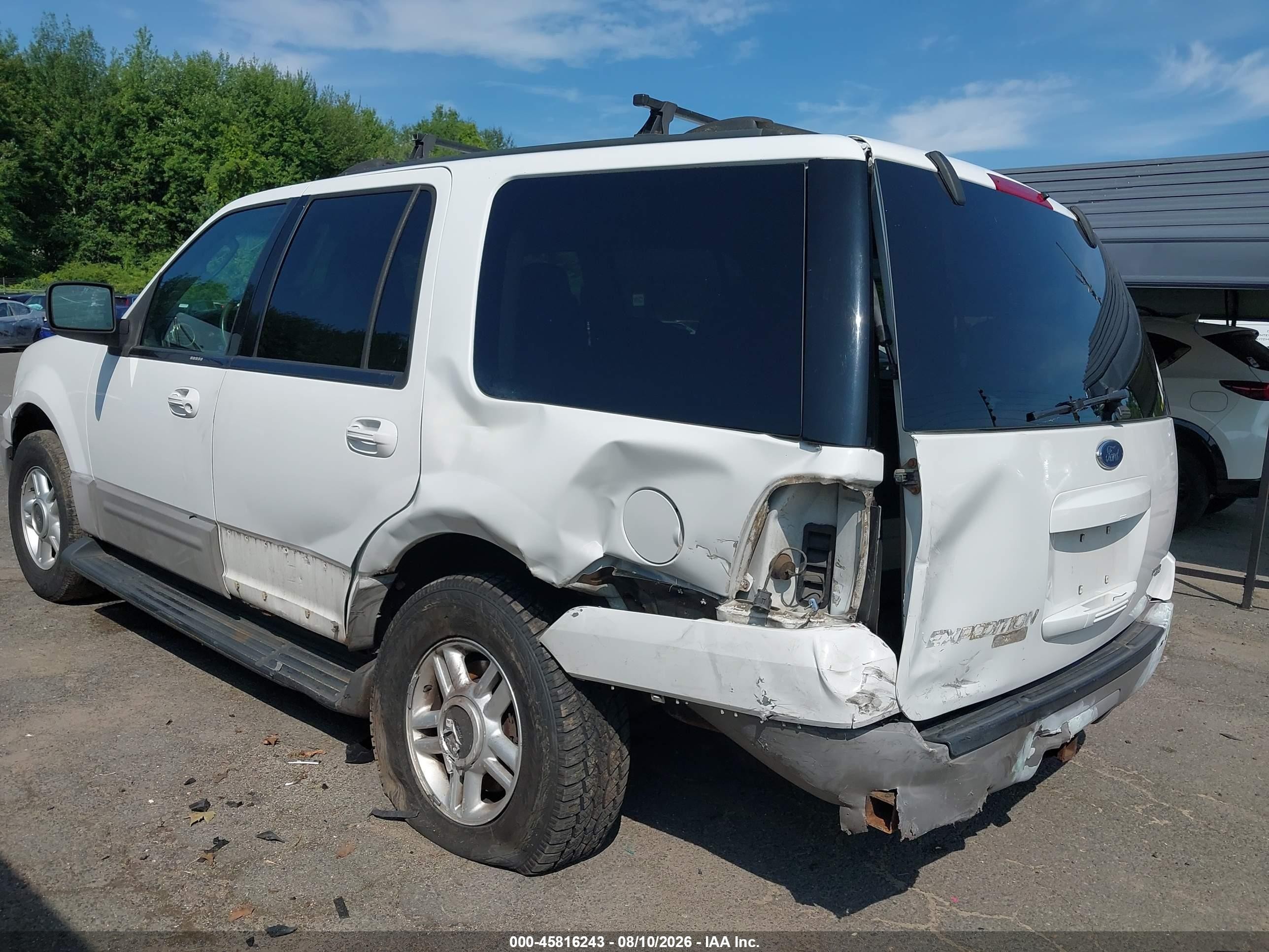 2003 Ford Expedition Xlt Белый vin: 1FMPU16W93LA53072