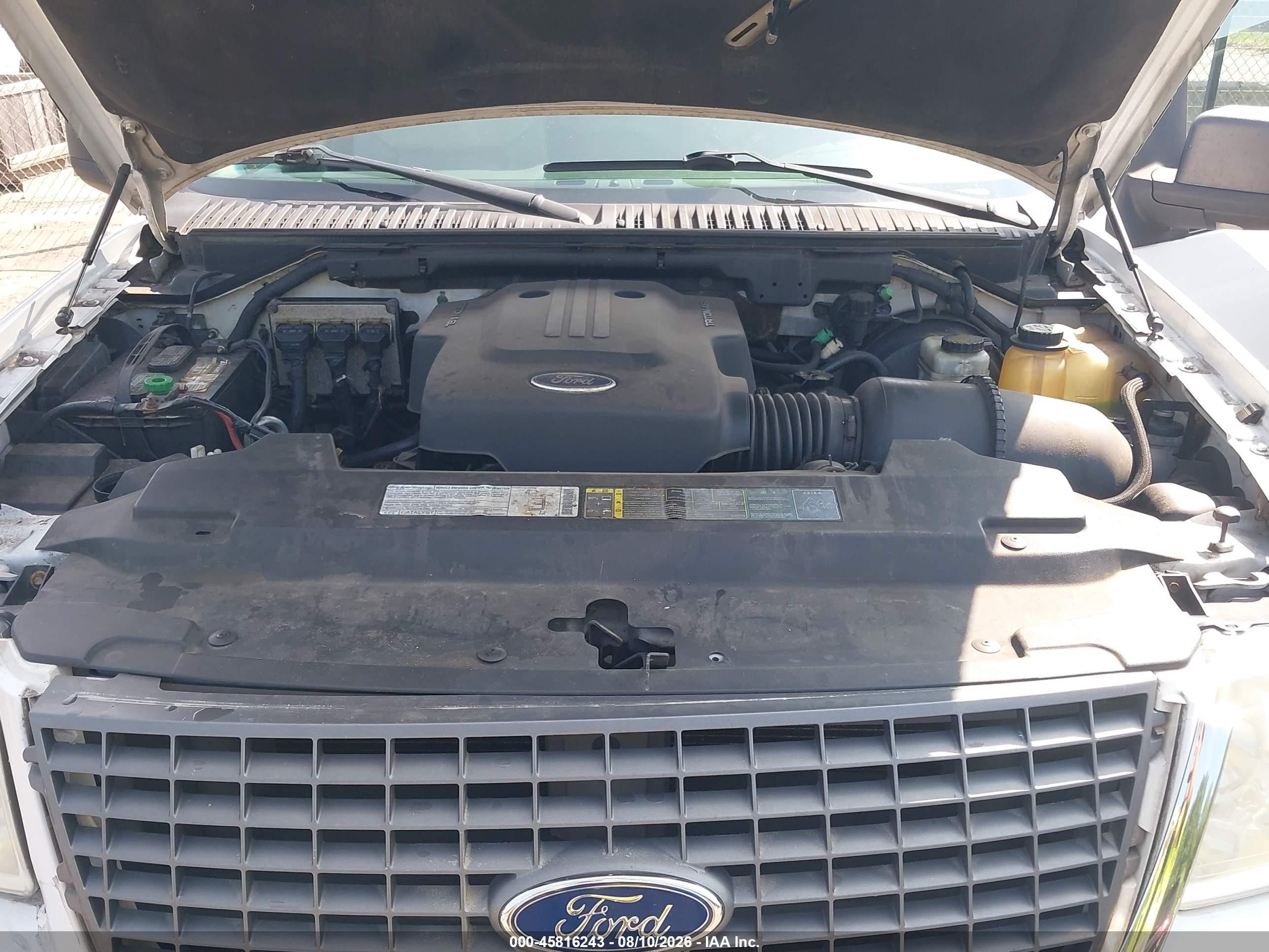 2003 Ford Expedition Xlt Белый vin: 1FMPU16W93LA53072