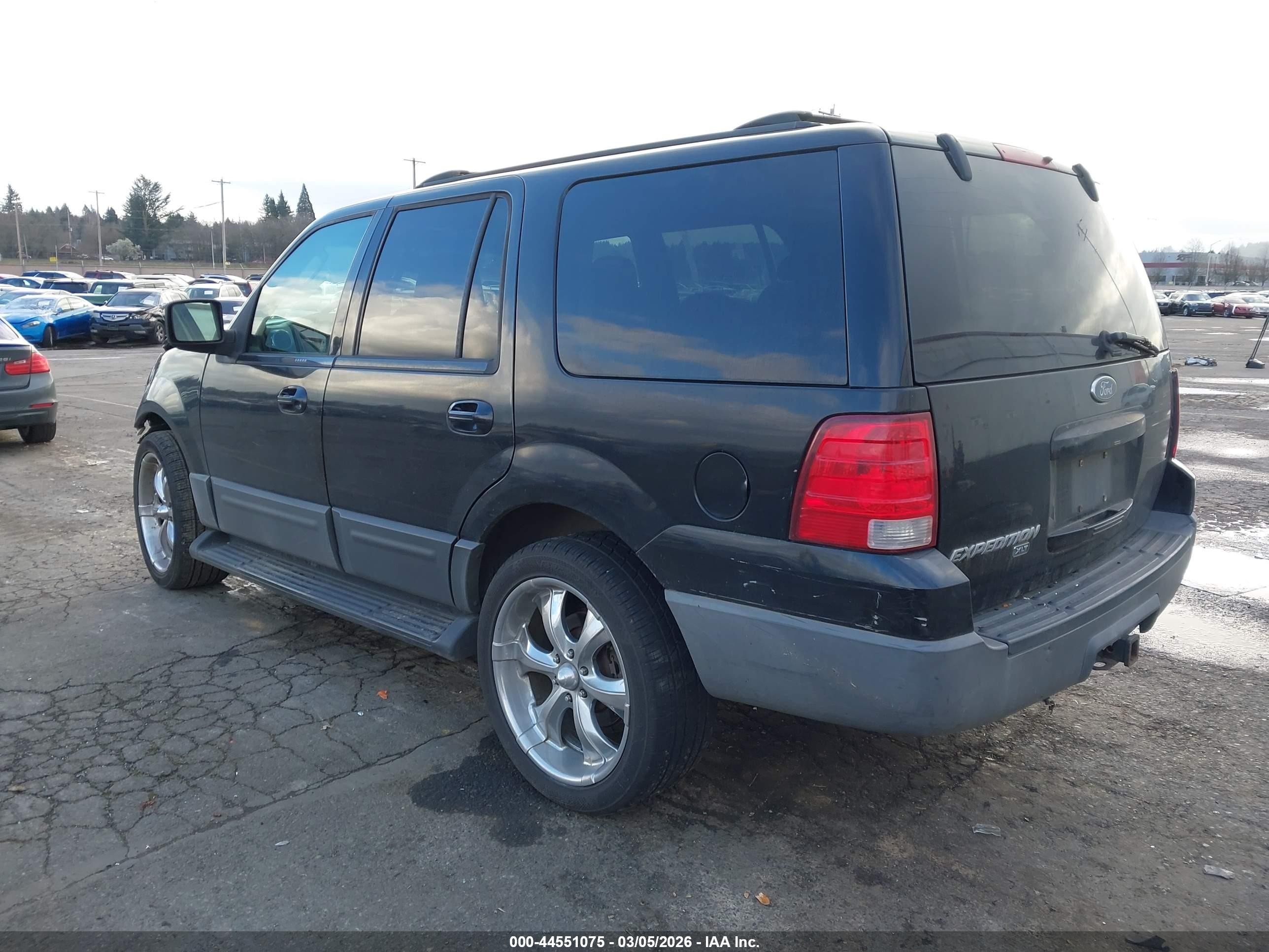 2003 Ford Expedition Xlt Black vin: 1FMPU16WX3LA24325