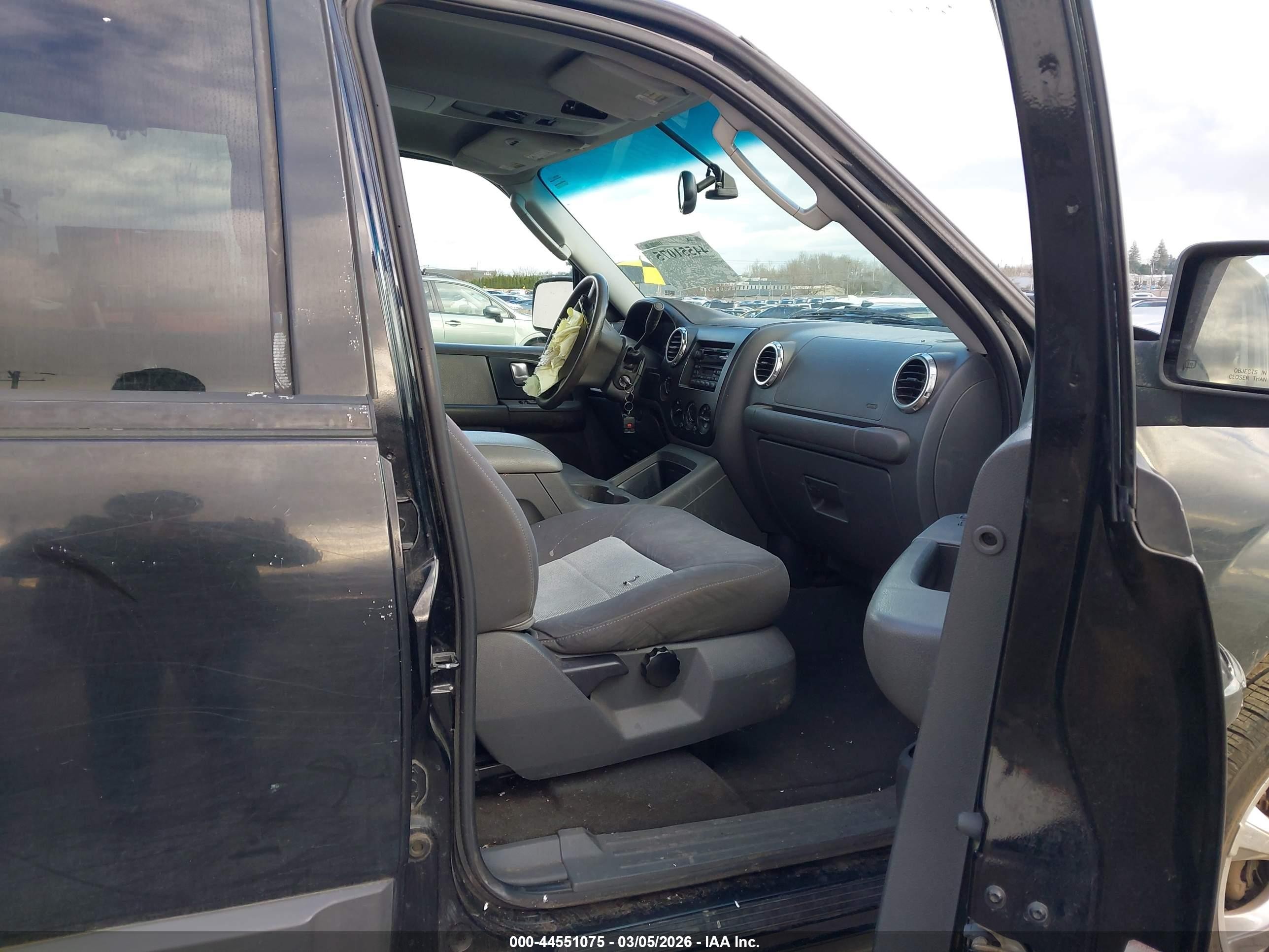 2003 Ford Expedition Xlt Black vin: 1FMPU16WX3LA24325